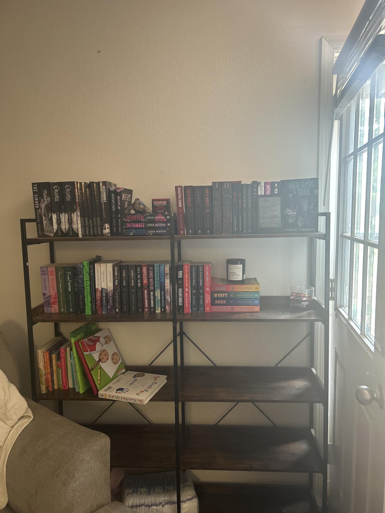 Huuger 5 Tier Bookshelf, Display Bookshelf with 10 Open Shelves and Raised Baffle, 47.2 Inch Straight Wide Bookcase with Metal Frame customer photo 2