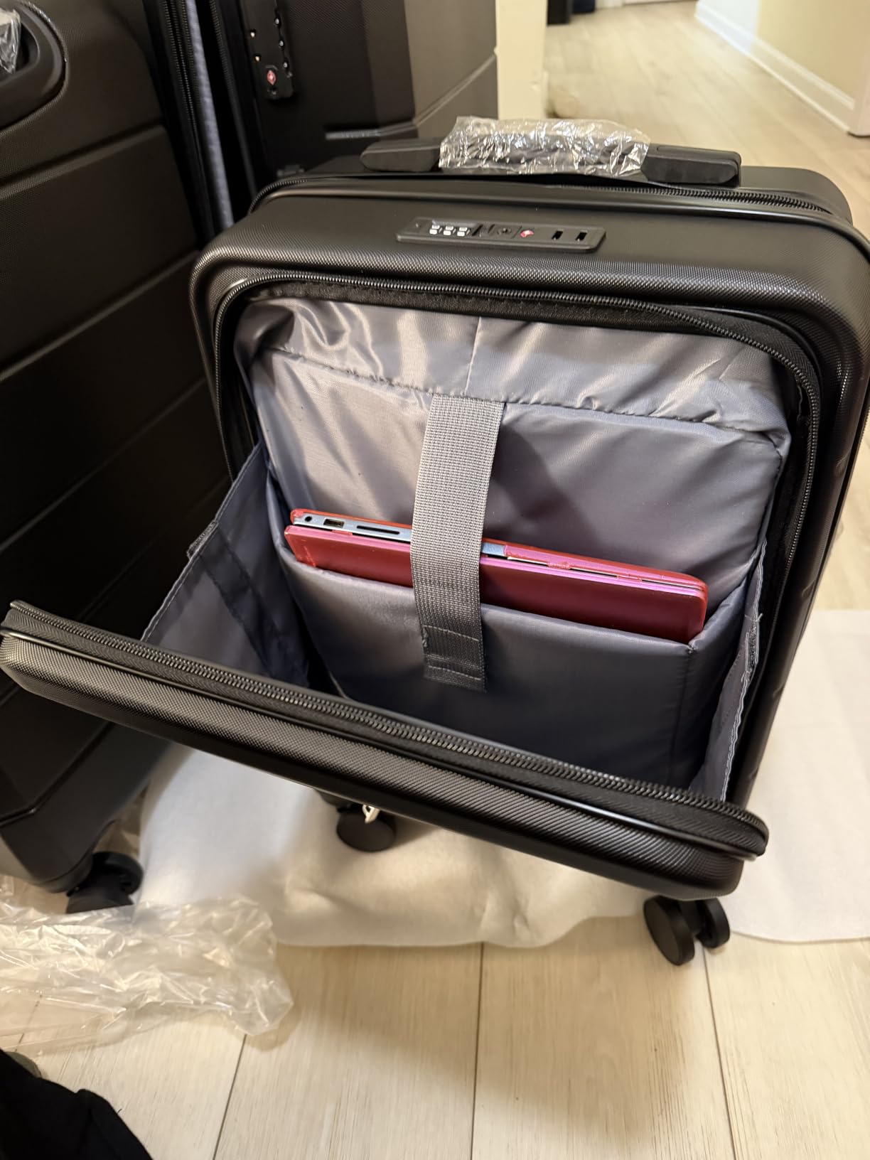 Luggage Sets 3 Piece, Expandable Hardshell Suitcase with TSA Lock & Silent Spinner Wheels, Lightweight Hardside Travel Suitcase Set for International Trips (20/24/28 in, Black) customer photo 2