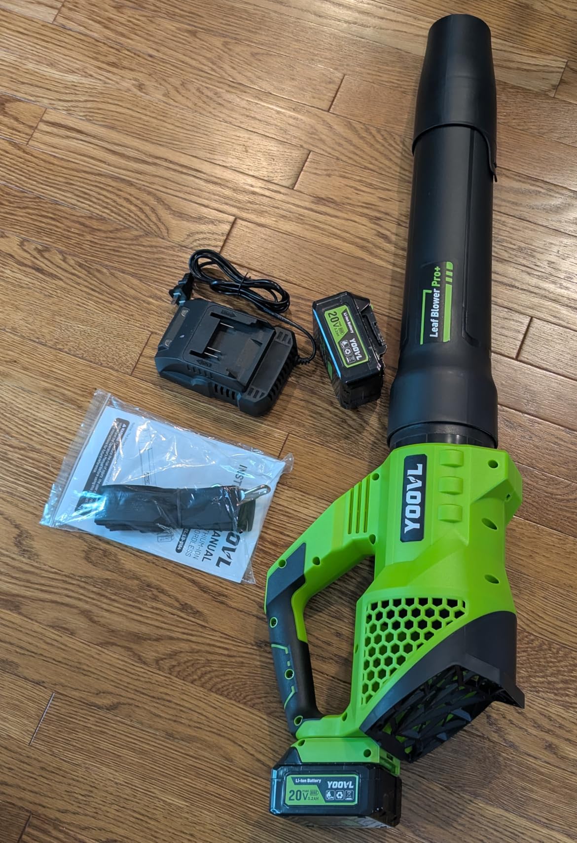 Leaf Blower Cordless, 650CFM Electric Leaf Blowers with 2 x 5.2Ah Batteries and Charger, 3 Speed Modes, Adjustable Shoulder Strap customer photo 2