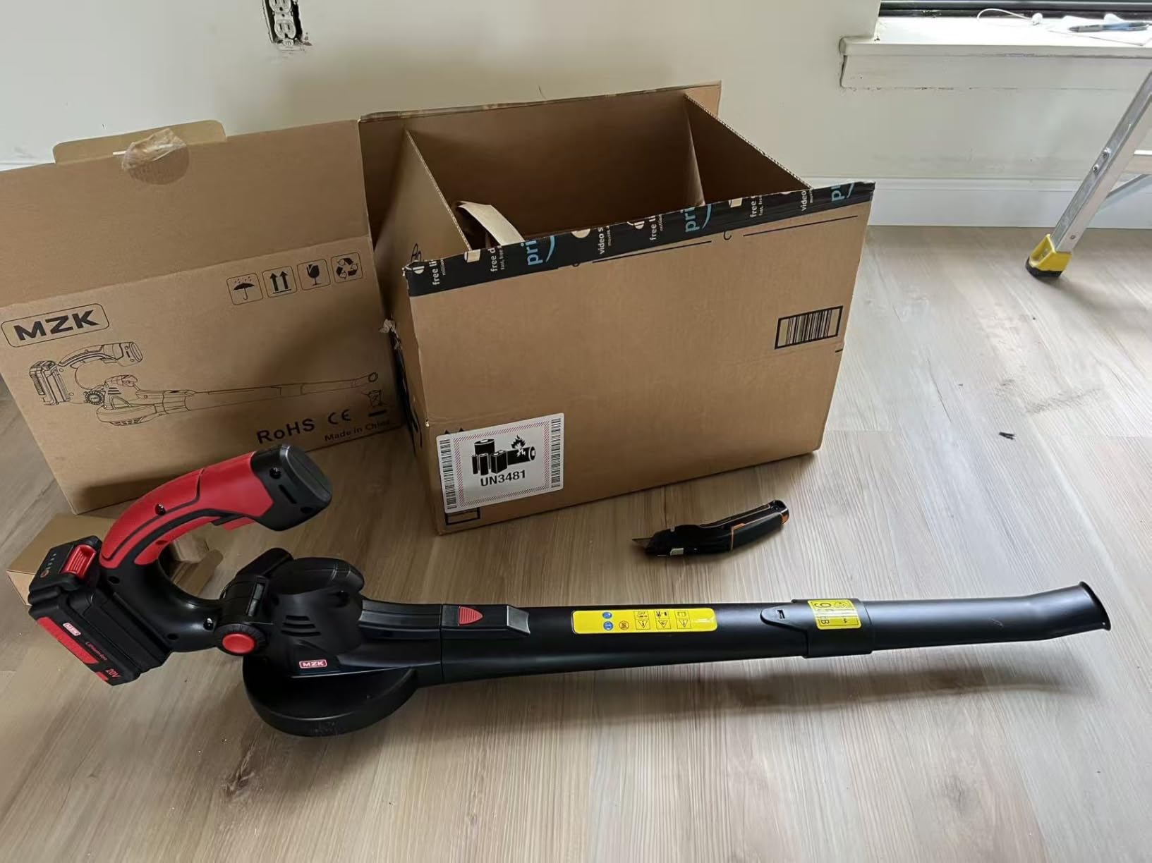 MZK Cordless Leaf Blower, 20V Battery Powered Electric Blower for Lawn Care, Electric Lightweight Leaf Blower for Blowing Leaves, Patio Cleaning and Dust (2 * 4Ah Battery & Charger Included), LF40D13 customer photo 1