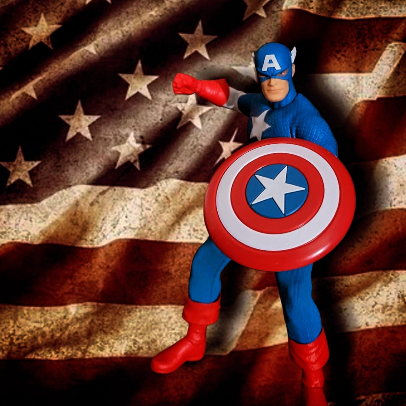 Mezco Toyz One:12 Collective Marvel Comics Cap America Steve Rogers (Silver Age) 1/12 Scale Collectible Figure customer photo 1