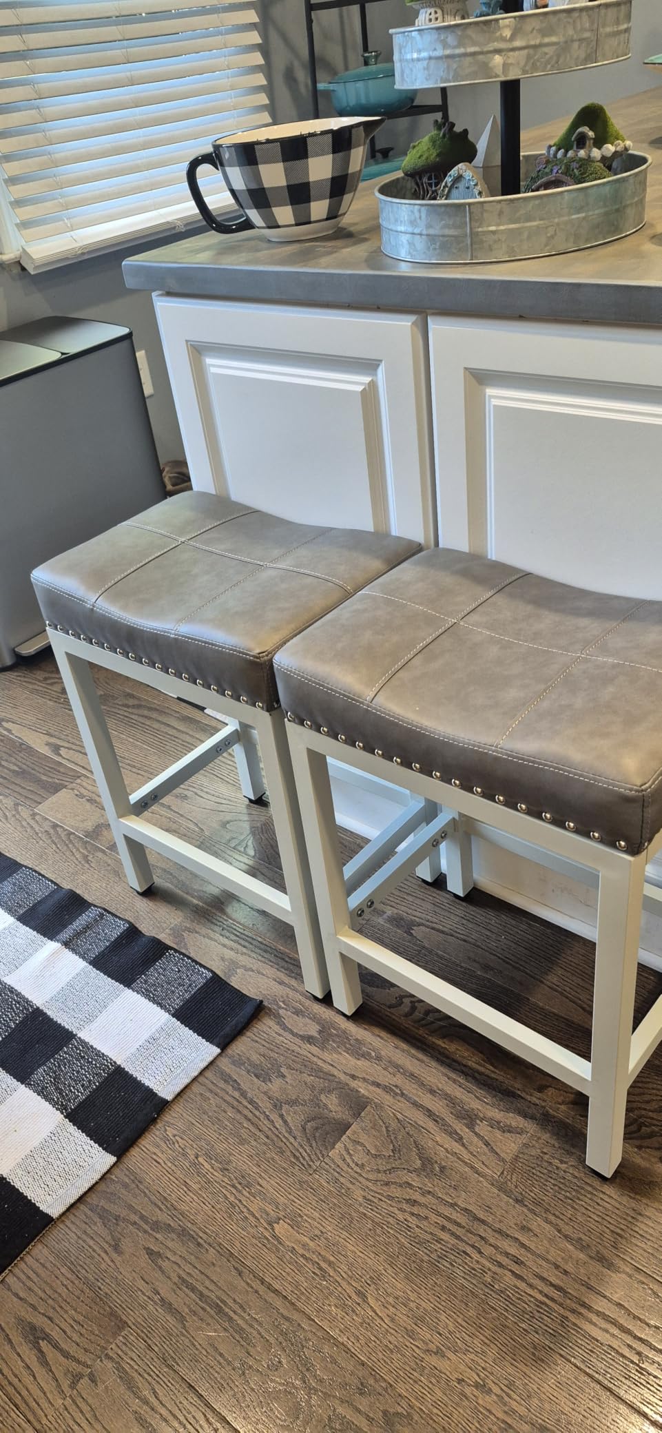 Sweetcrispy 24 Inch Bar Stools Set of 2, Counter Height Barstools for Kitchen Island, PU Leather Upholstered Modern Sadle Barstools with Metal Base and Footrest for Home Bar, Small Apartment, Grey customer photo 2