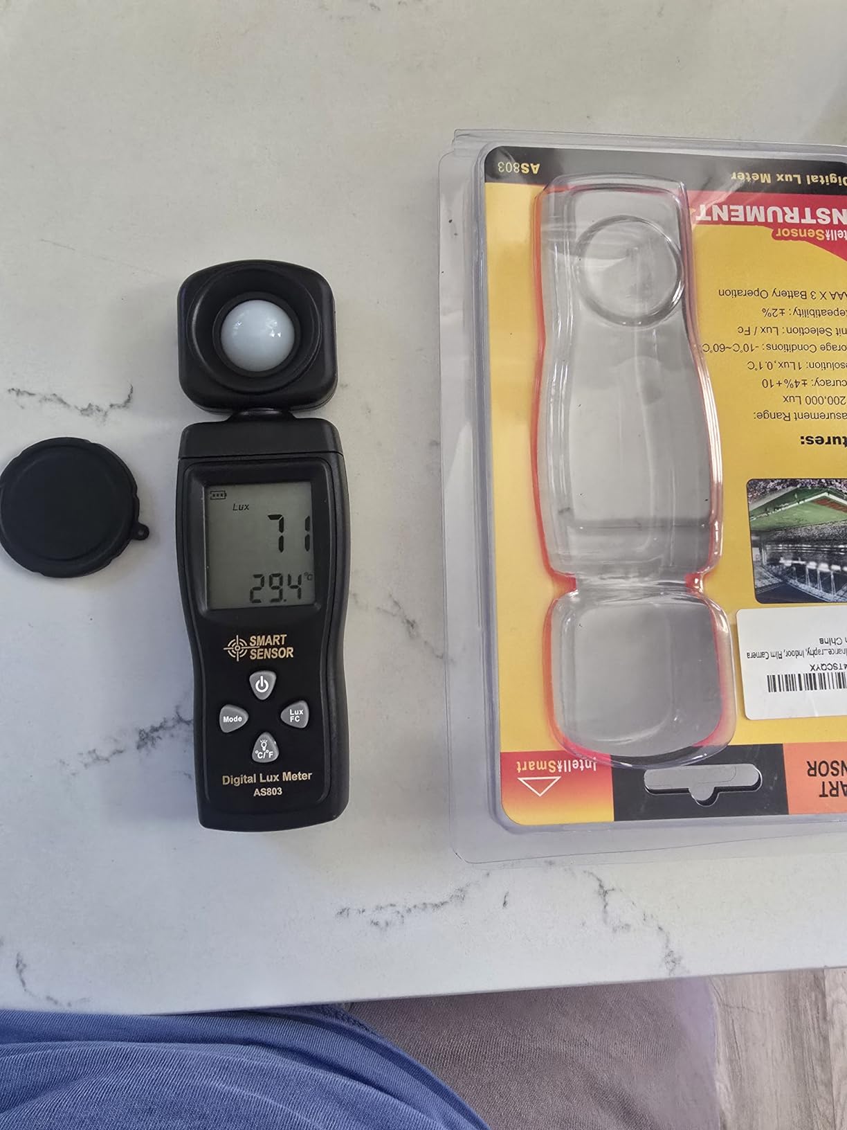 Digital Illuminance Light Meter, 0~200,000 Lux Range with 180 Rotating Sensor Light Meter Foot Candles, Backlight LCD Display customer photo 1