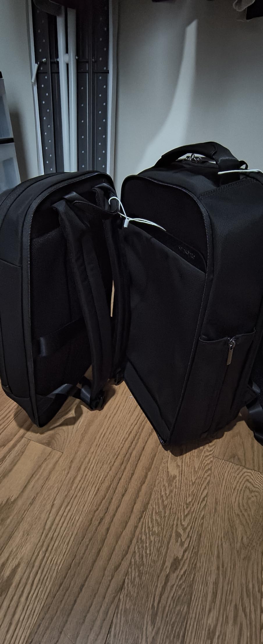 Samsonite Paralux 2-in-1 Travel Backpack, Converts into Main Bag + Go Bag, Lay-Flat Packing, StackIt Strap, Laptop Sleeve & Integrated AirTag Holder customer photo 1