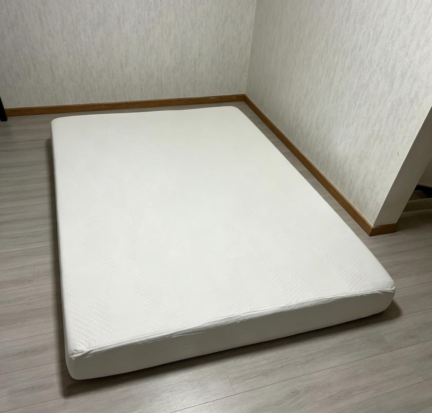 Avenco Queen Mattresses, 10 Inch Queen Size Mattress with Gel Memory Foam for Cool Night & Pressure Relief, Bed Mattress in a Box Medium Soft Plush Feel customer photo 1