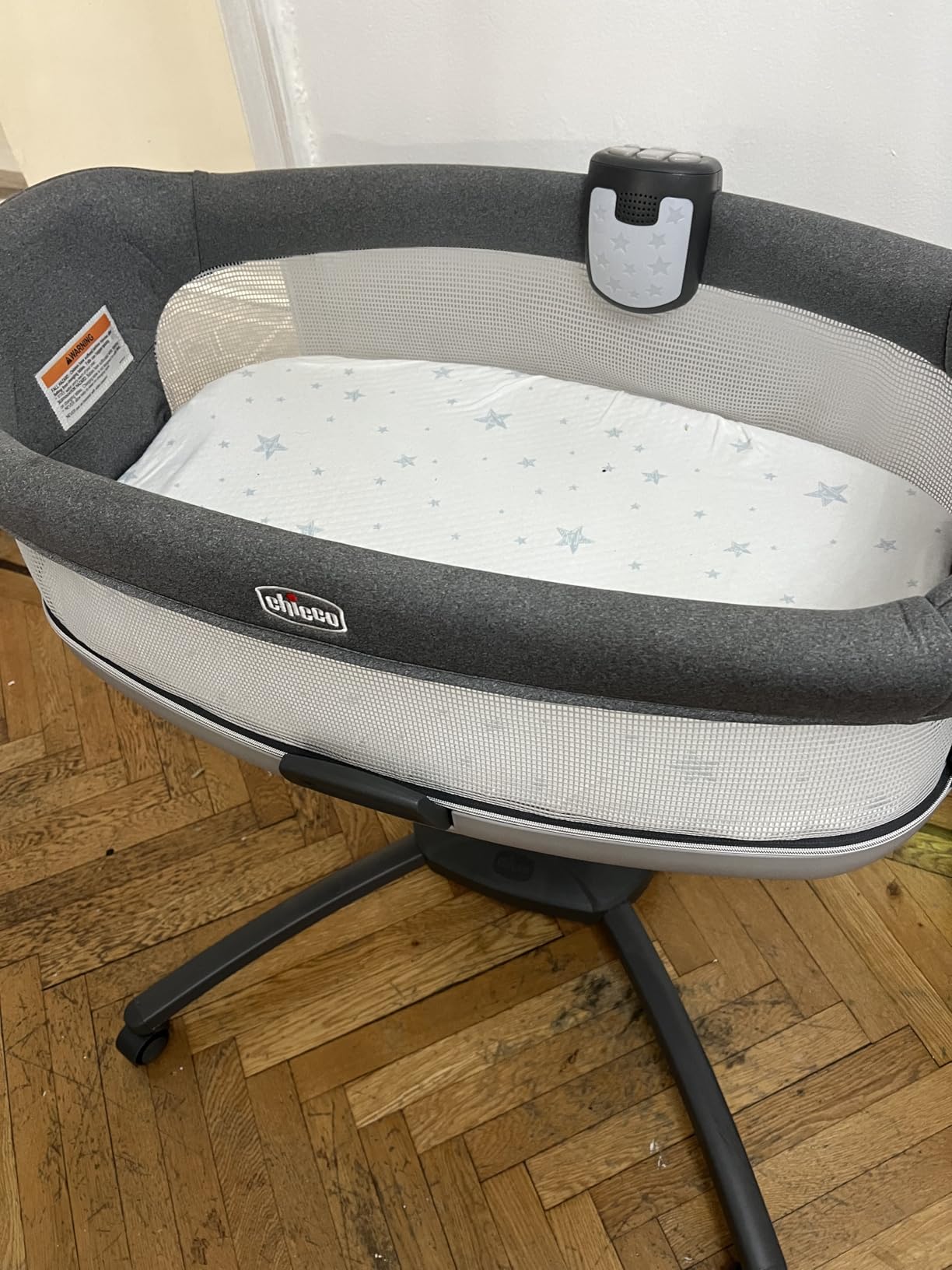 Chicco Close to You 3-in-1 Bassinet, Bedside Sleeper and Changing Table with Storage Organizer, Adjustable Height, Oat/Beige customer photo 1