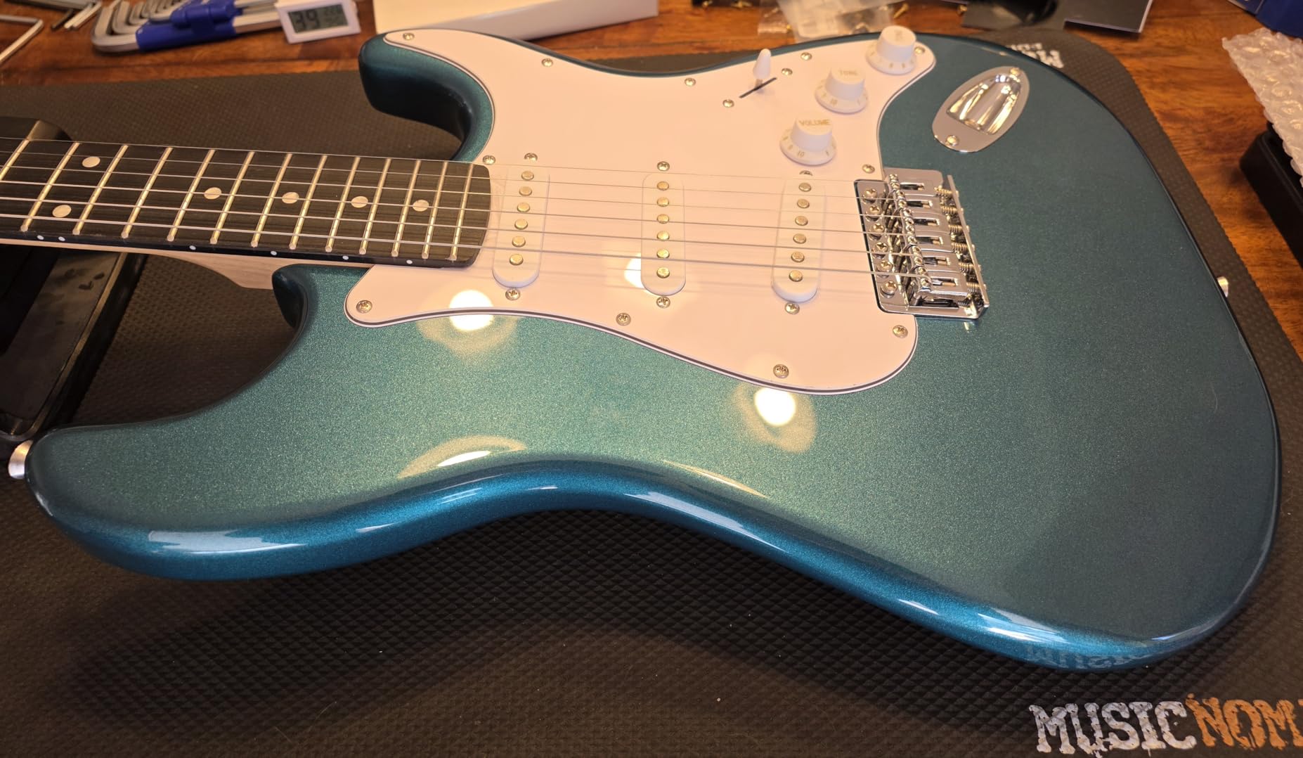 Leo Jaymz Beginner Electric Guitar 39
