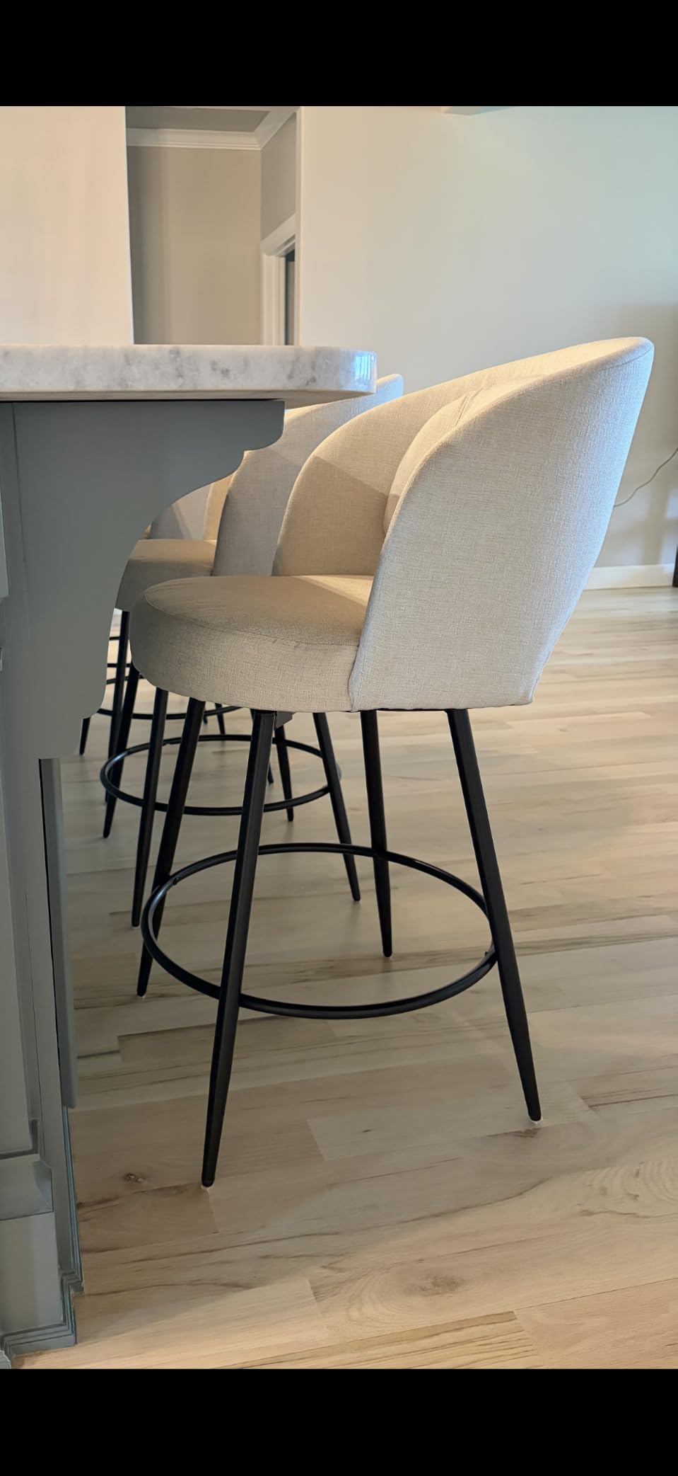 LUE BONA Swivel Bar Stools Set of 3 customer photo 2