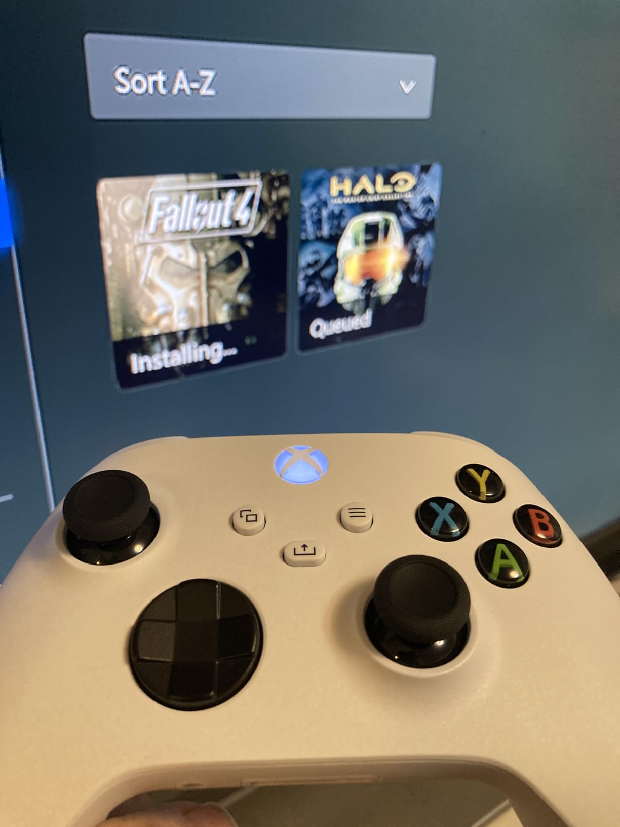 Xbox Series S - All Digital Gaming Console - 512GB SSD - Includes Wireless Controller - 120FPS (Renewed Premium) customer photo 1
