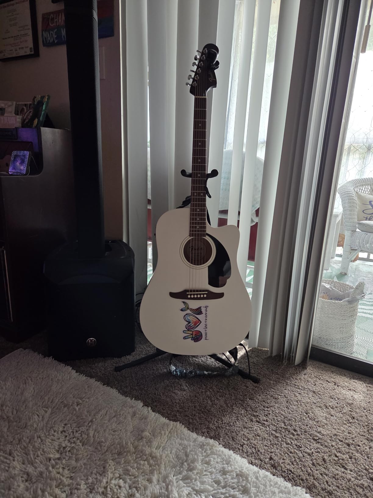 Fender California Redondo CE Acoustic-Electric Guitar - Natural Bundle with Gig Bag, Strap, Strings, Picks, and Austin Bazaar Instructional Video customer photo 1