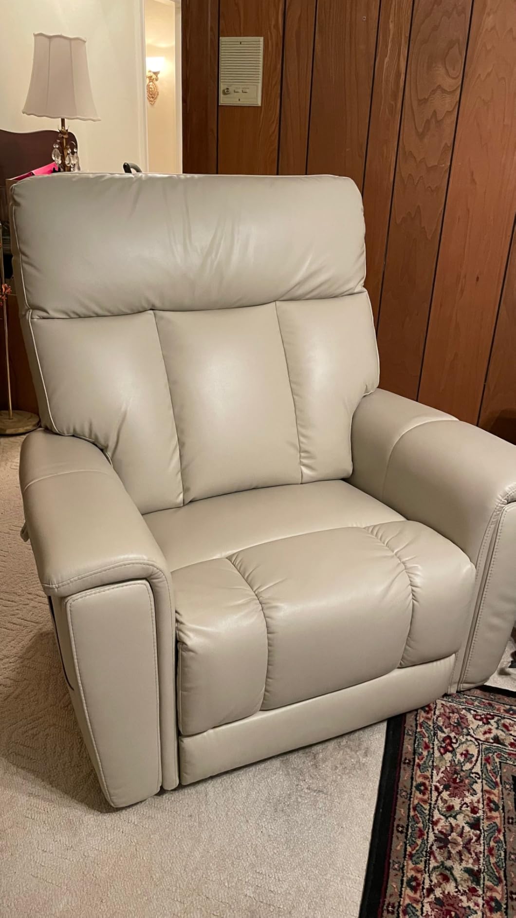 MCombo 500lbs Heavy Duty Lift Chair for Elderly, Extra Wide Dual Motor Power Lift Recliner with Hidden Cup Holders, USB Charging, Breathable Faux Leather R7777 (Dark Brown) customer photo 1