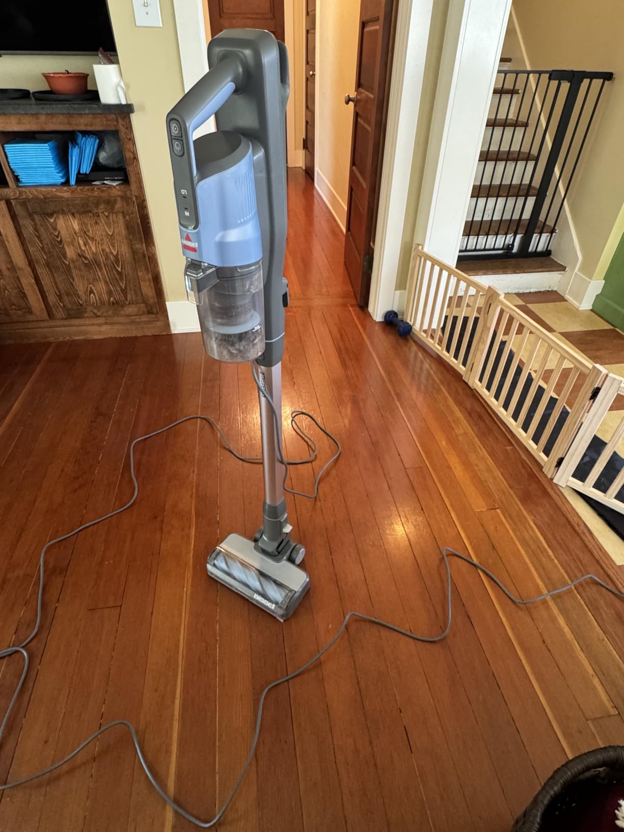 Bissell PowerClean FurFinder Corded Stick Vacuum, Tangle-Free Brush Roll, 30-Foot Power Cord, Self-Standing, HEPA Filtration, Bright Headlights, 4282K customer photo 1