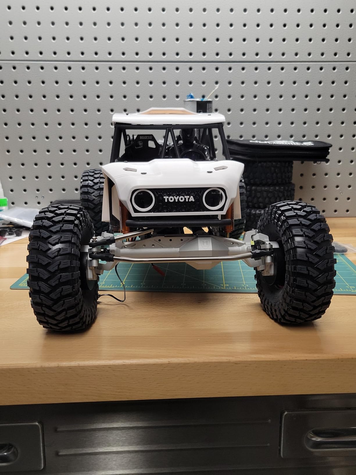MEUS RACING Cheat Code Capra 1.9 ISO Axles Kit for Axial Capra 1.9 4X4 and DIY SCX10 SCX10 II Upgrades (4WS-Black) customer photo 2