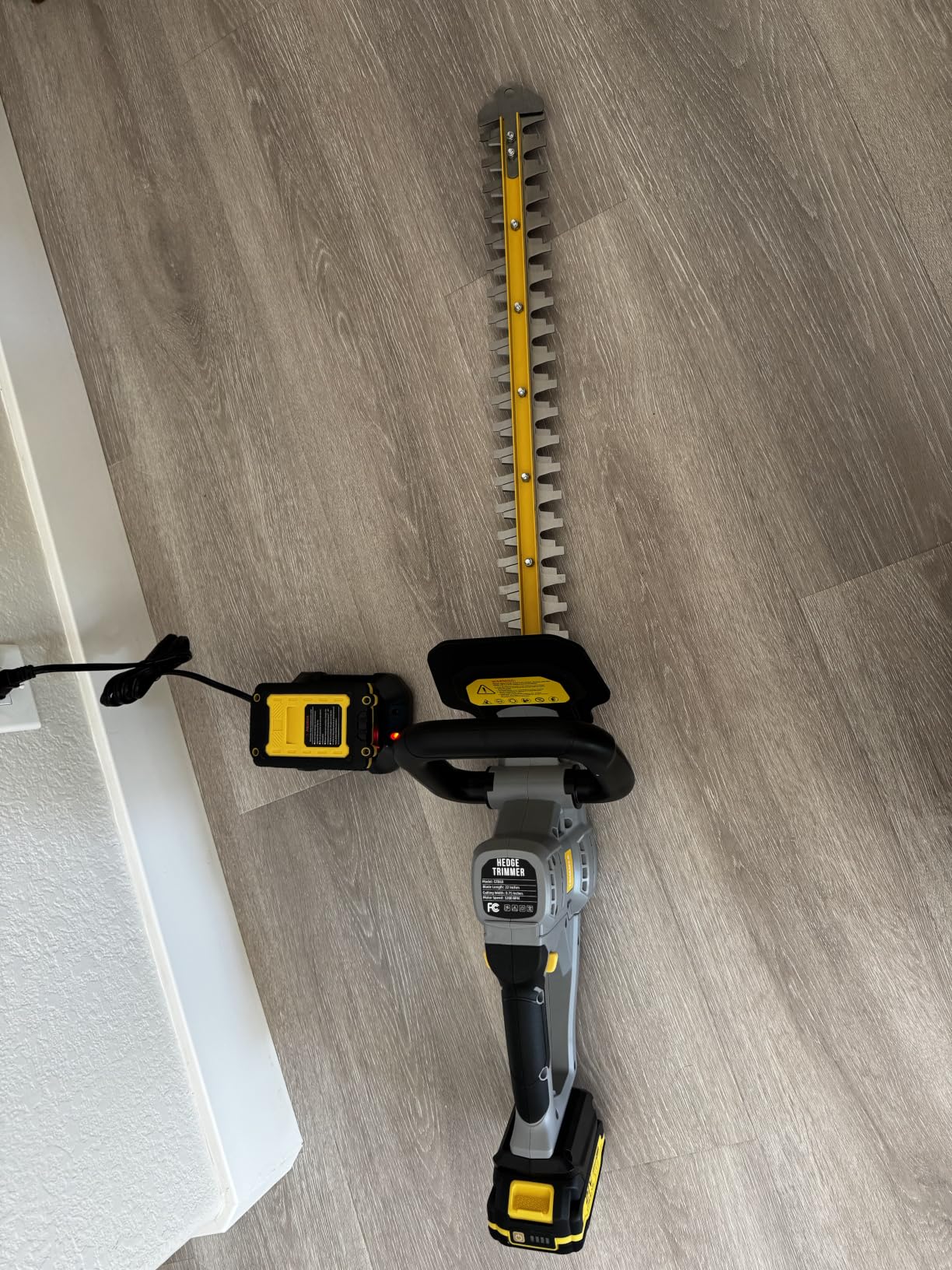 Hedge Trimmer Cordless 22