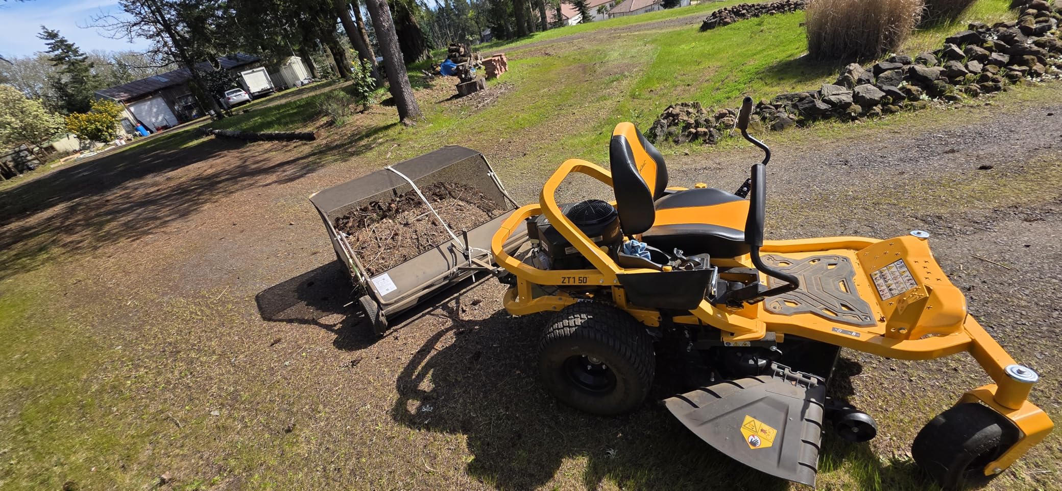 VEVOR Tow Behind Lawn Sweeper, 44 in Pull Behind Lawn Sweeper, 25 cu. ft. Large Capacity Leaf & Grass Collector, Heavy Duty Garden Sweeper with Adjustable Sweeping Height for Yard, Lawn, Farm customer photo 1