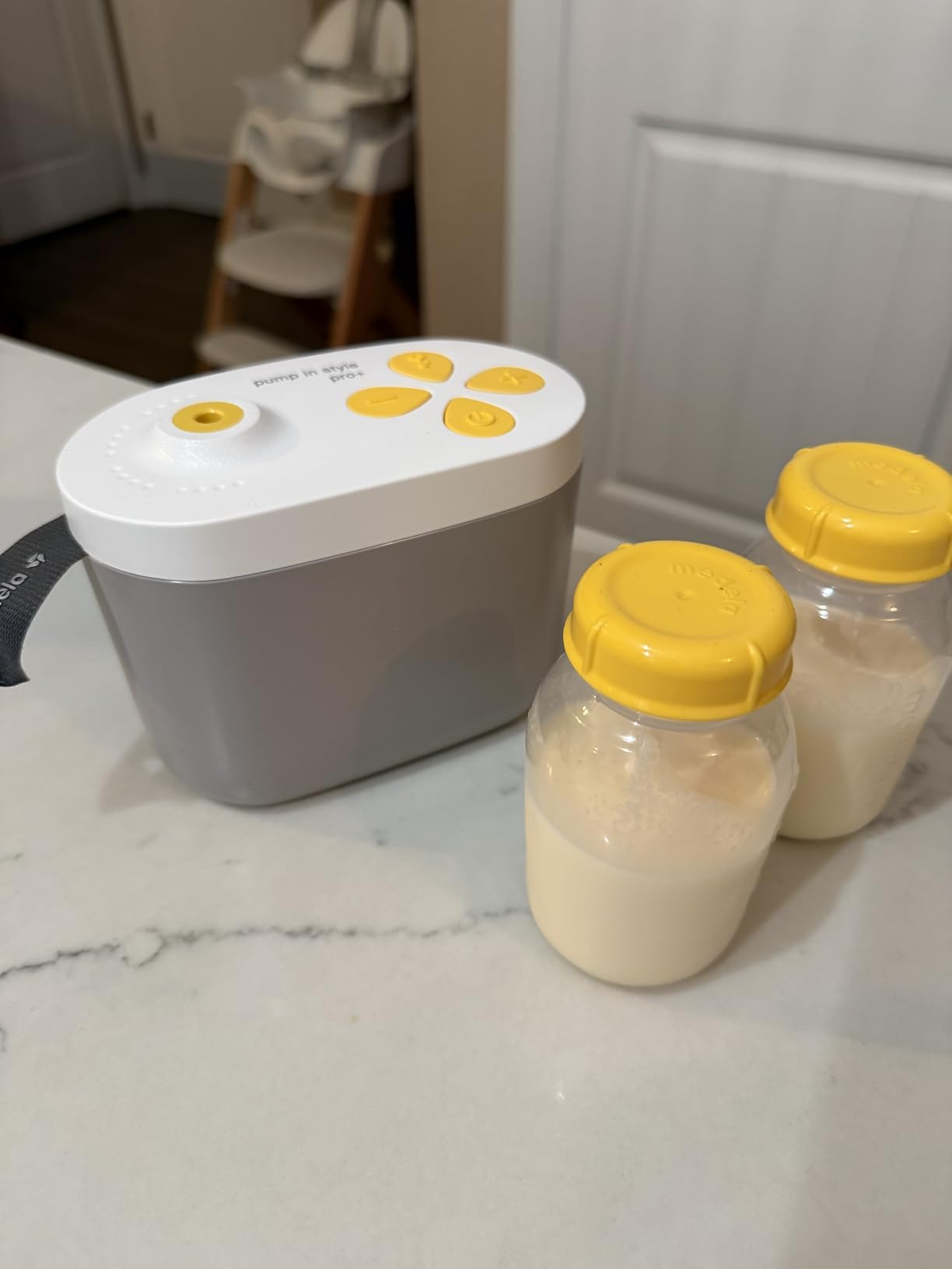 Medela Pump in Style Pro+ Electric Breast Pump, Hospital Grade, Rechargeable | Hospital Performance, Bottles & Flanges, Enhanced Comfort, BPA-Free, Rechargeable, Lightweight customer photo 2