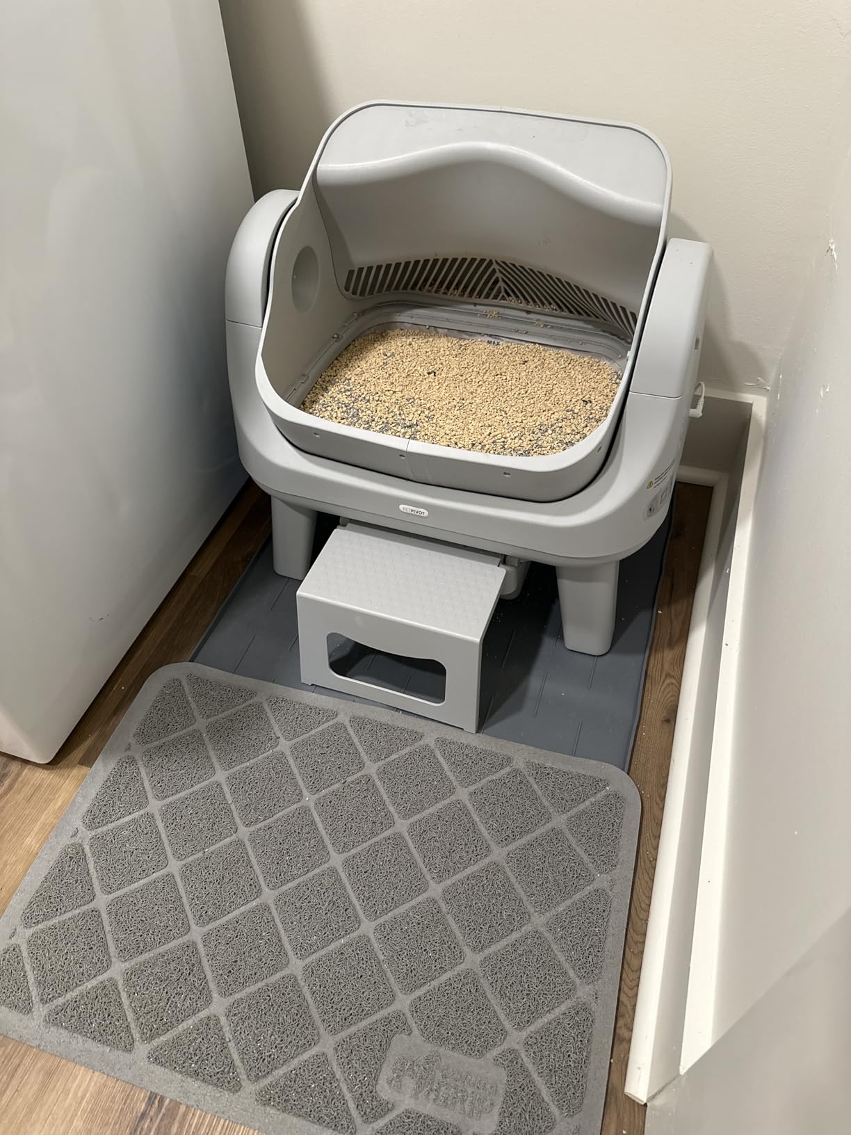 PetPivot Open Top Self Cleaning Cat Litter Box, Automatic Litter Box with 7 Pairs of Safety Sensors, Anti-Pinch Protection and Easy Access Step for Senior Cats, Dark Grey customer photo 1