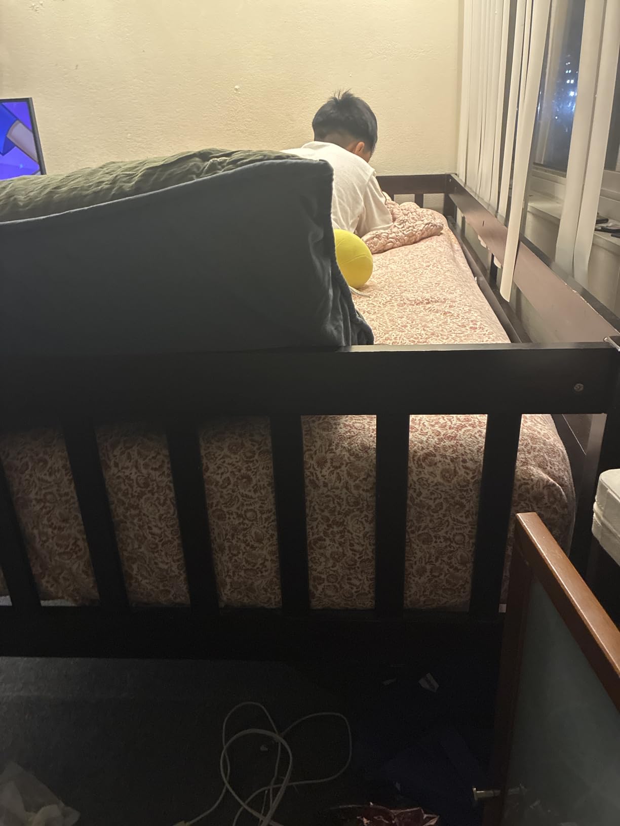KOMFOTT Low Bunk Bed Twin Over Full, Solid Wood Twin Bed Frame with Built-in Ladder & Safety Guardrails, Space-Saving Low Bunk Bed for Kids, Teens, No Box Spring Needed (Low Twin Over Full, Natural) customer photo 1