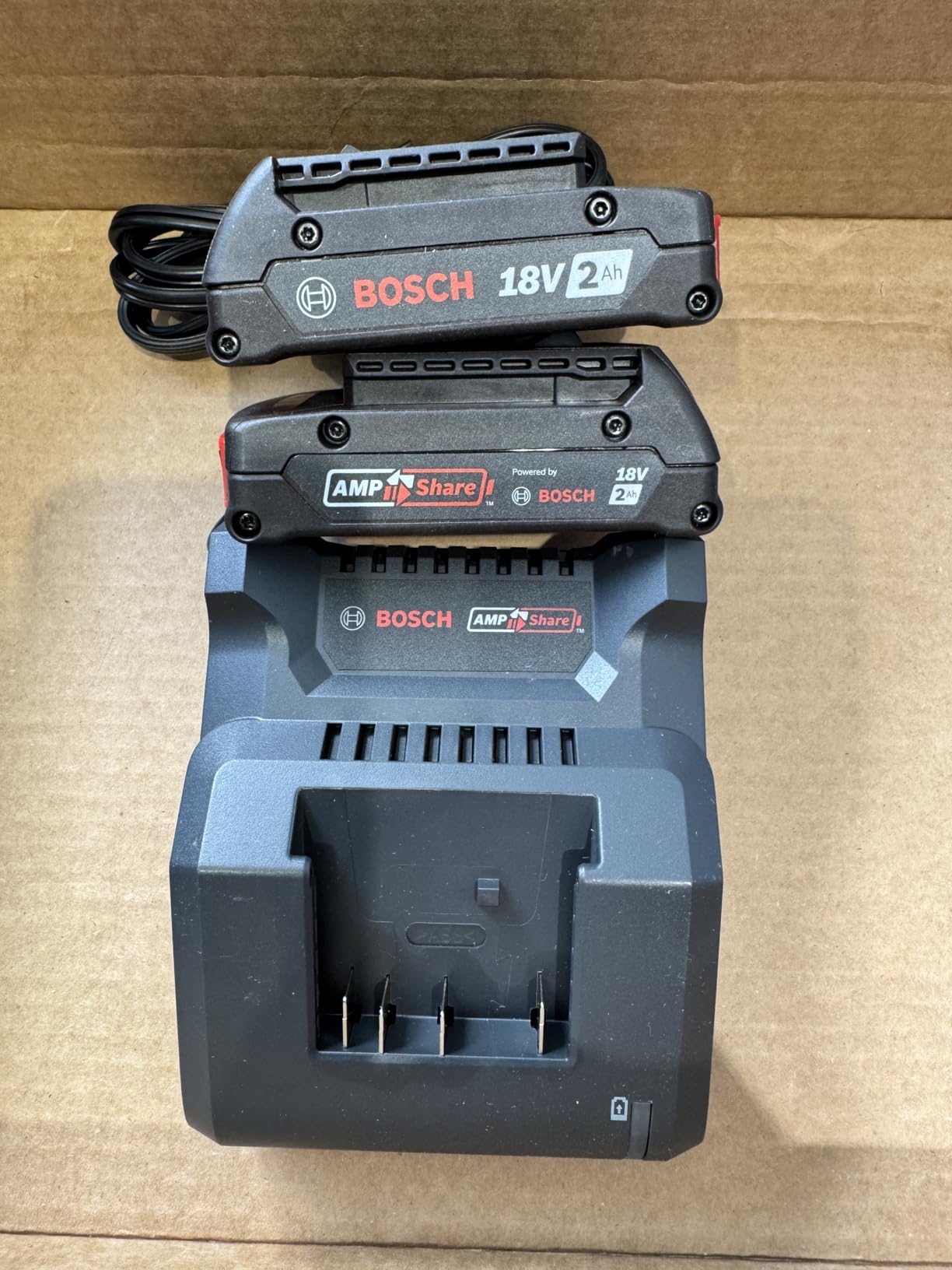 BOSCH GXL18V-241B22 18V 2-Tool Combo Kit - Includes 1/2 In. Hammer Drill/Driver, 2-in-1 Impact Driver/Wrench, (2) 2 Ah Batteries, Charger, Belt Clips, and Carrying Bag customer photo 2