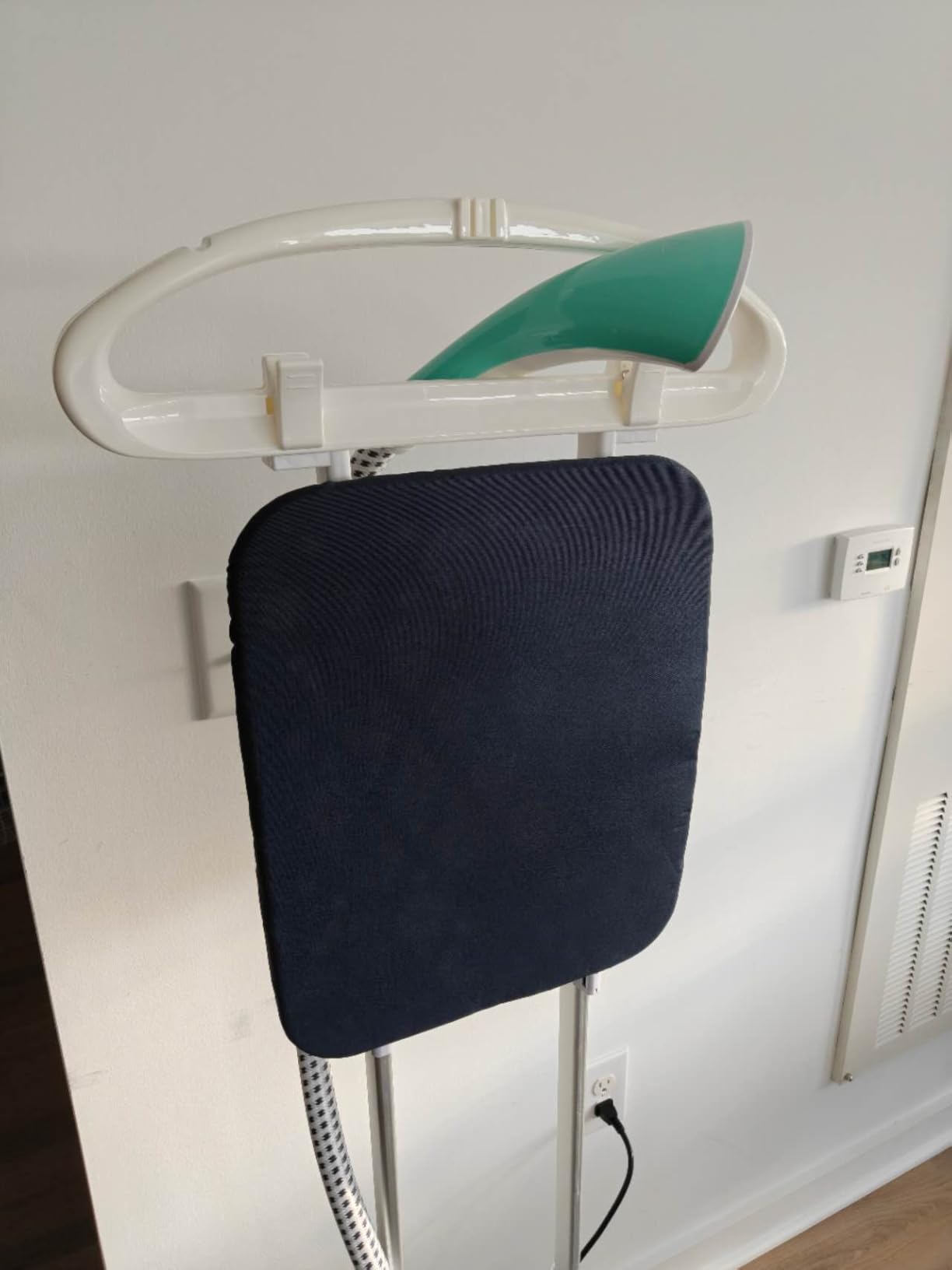 Steamer for Clothes, 2000W Standing Garment Steamer with 10 Steam Levels, 2.7L Water Tank for 90 Mins Continuous Steaming, 2-in-1 Flat & Hanging Ironing (Pearl Gold) customer photo 2