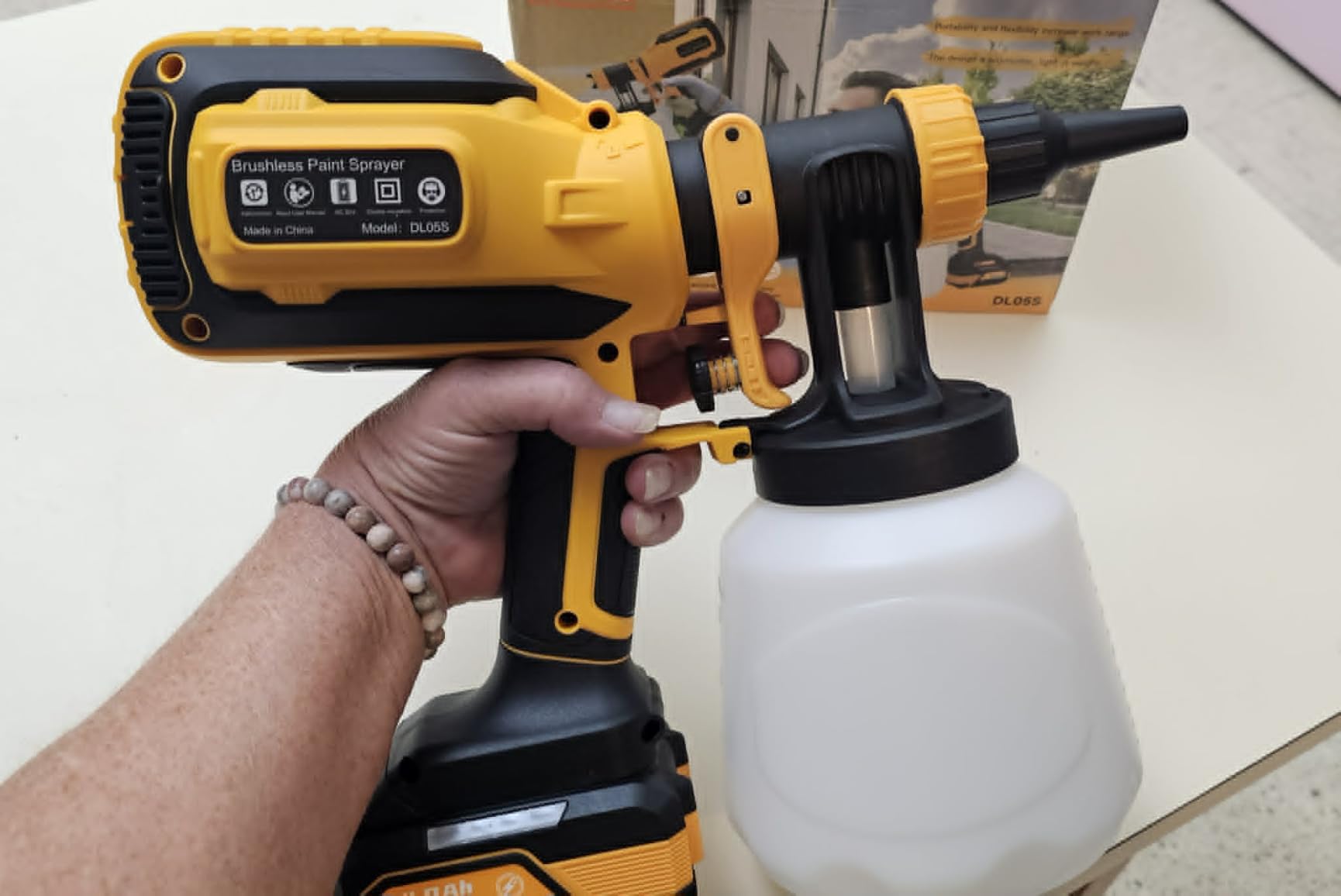 Paint Sprayer, HVLP Spray Gun with Cleaning & Blowing Joints, 4 Nozzle Sizes & 3 Spray Patterns, Easy to Clean, for Furniture, Cabinets, Decks, Walls, Doors, DIY Projects, etc. customer photo 1