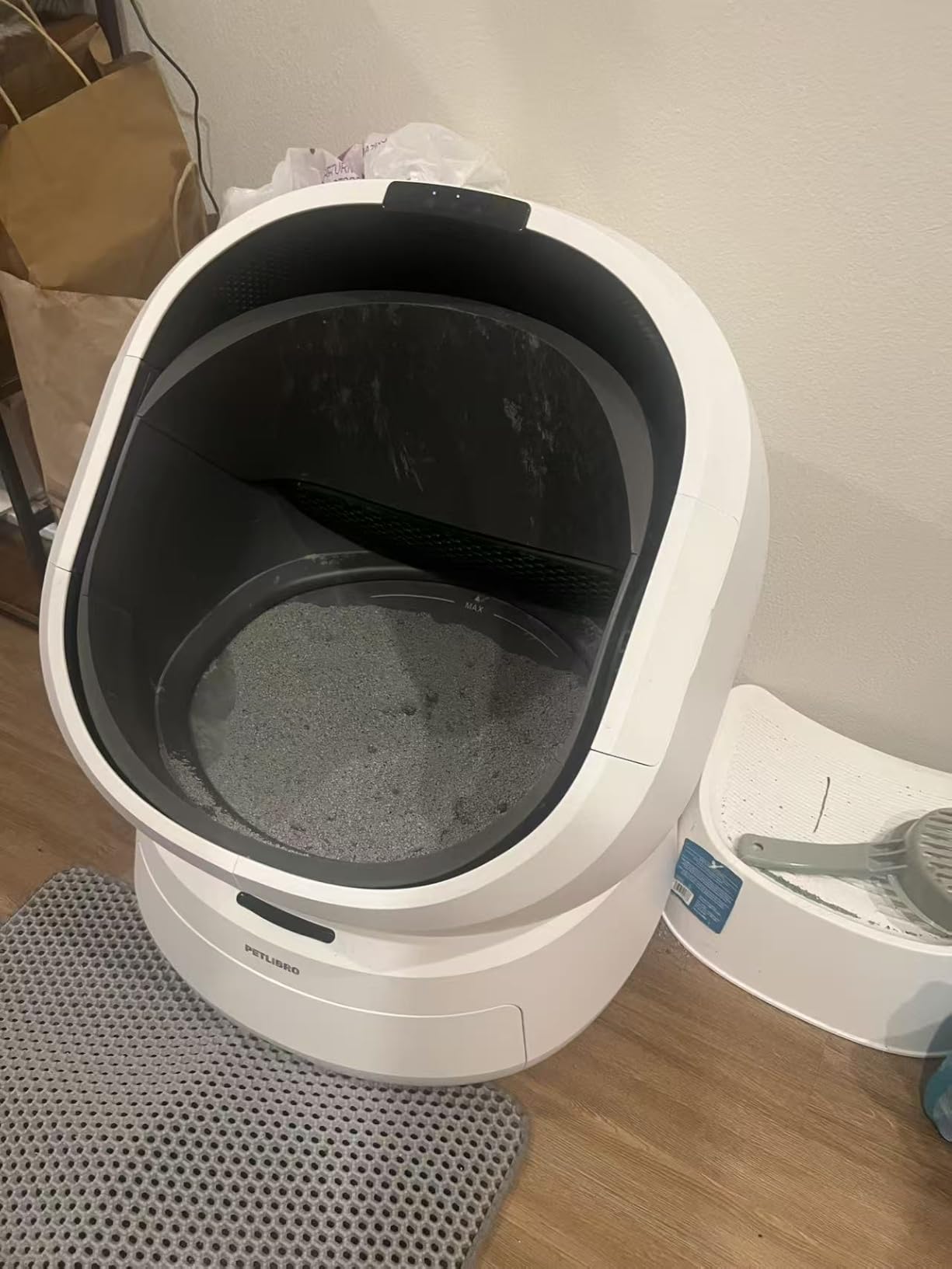 PETLIBRO Automatic Litter Box with AI-Camera Waste Analysis, Auto Odor-Control Self Cleaning Litter Box, Large Open-Top Luma Smart Litterbox with Multi-Cats Recognition, Usage Tracking, Safety Sensors customer photo 1