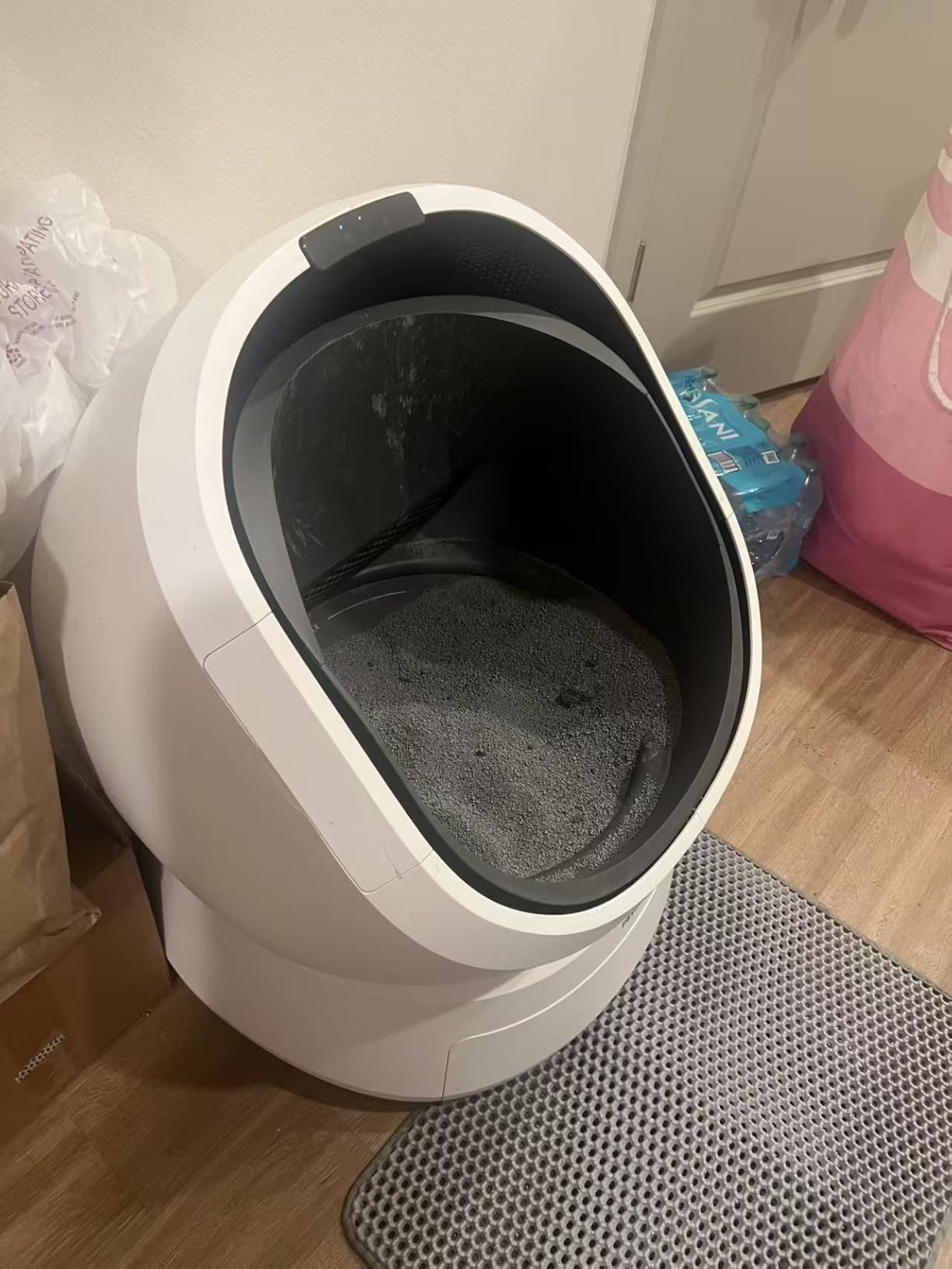 PETLIBRO Automatic Litter Box with AI-Camera Waste Analysis, Auto Odor-Control Self Cleaning Litter Box, Large Open-Top Luma Smart Litterbox with Multi-Cats Recognition, Usage Tracking, Safety Sensors customer photo 2