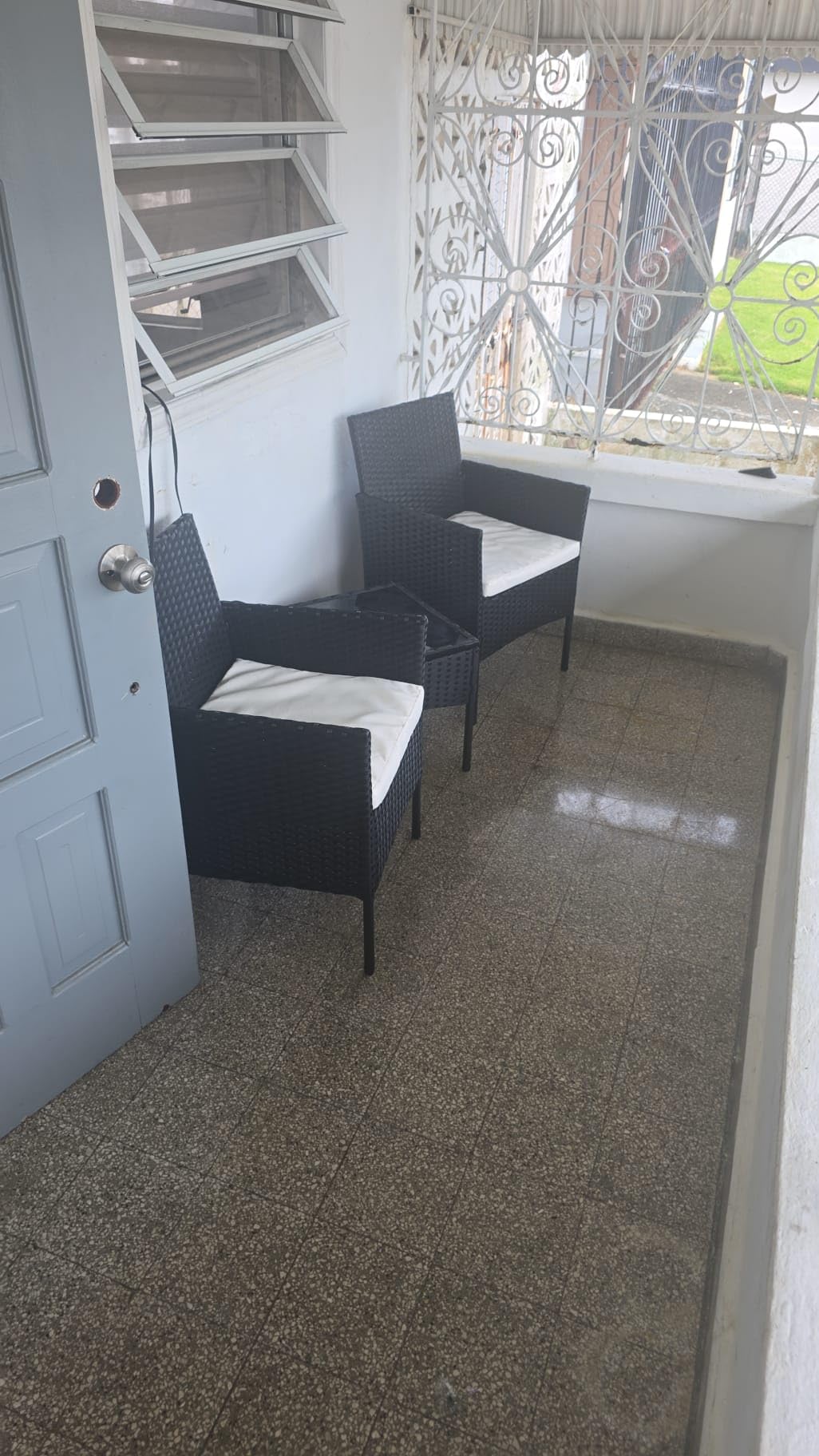 DUMOS 3-Piece Patio Furniture Set, All-Weather Outdoor Wicker Chairs with Removable Cushions & Tempered Glass Table, Small Bistro Set for Porch, Balcony, Lawn, Backyard, Black customer photo 2