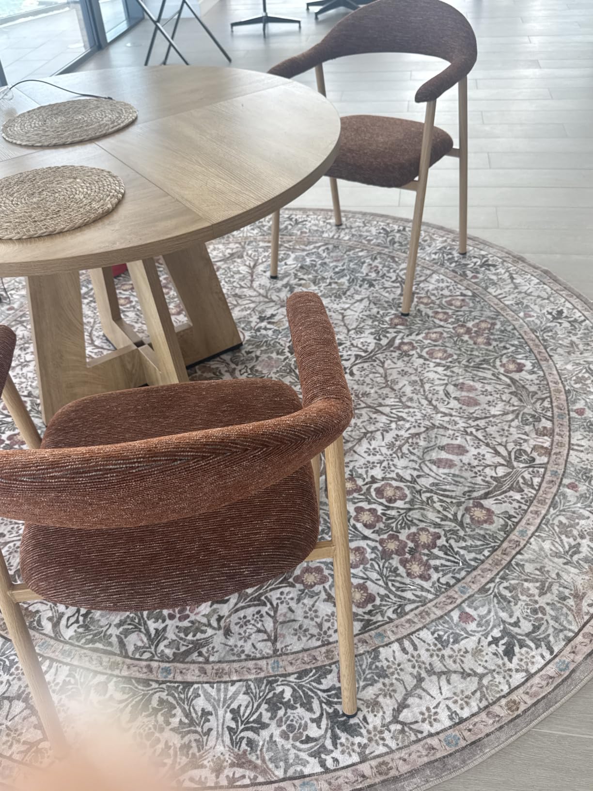 DUMOS Dining Chairs Set of 4, Linen Fabric Upholstered Kitchen Side Chairs with Curved Backrest & Metal Legs, Modern Farmhouse Accent Chair for Dining Room Kitchen Living Room Cafe, Beige customer photo 2