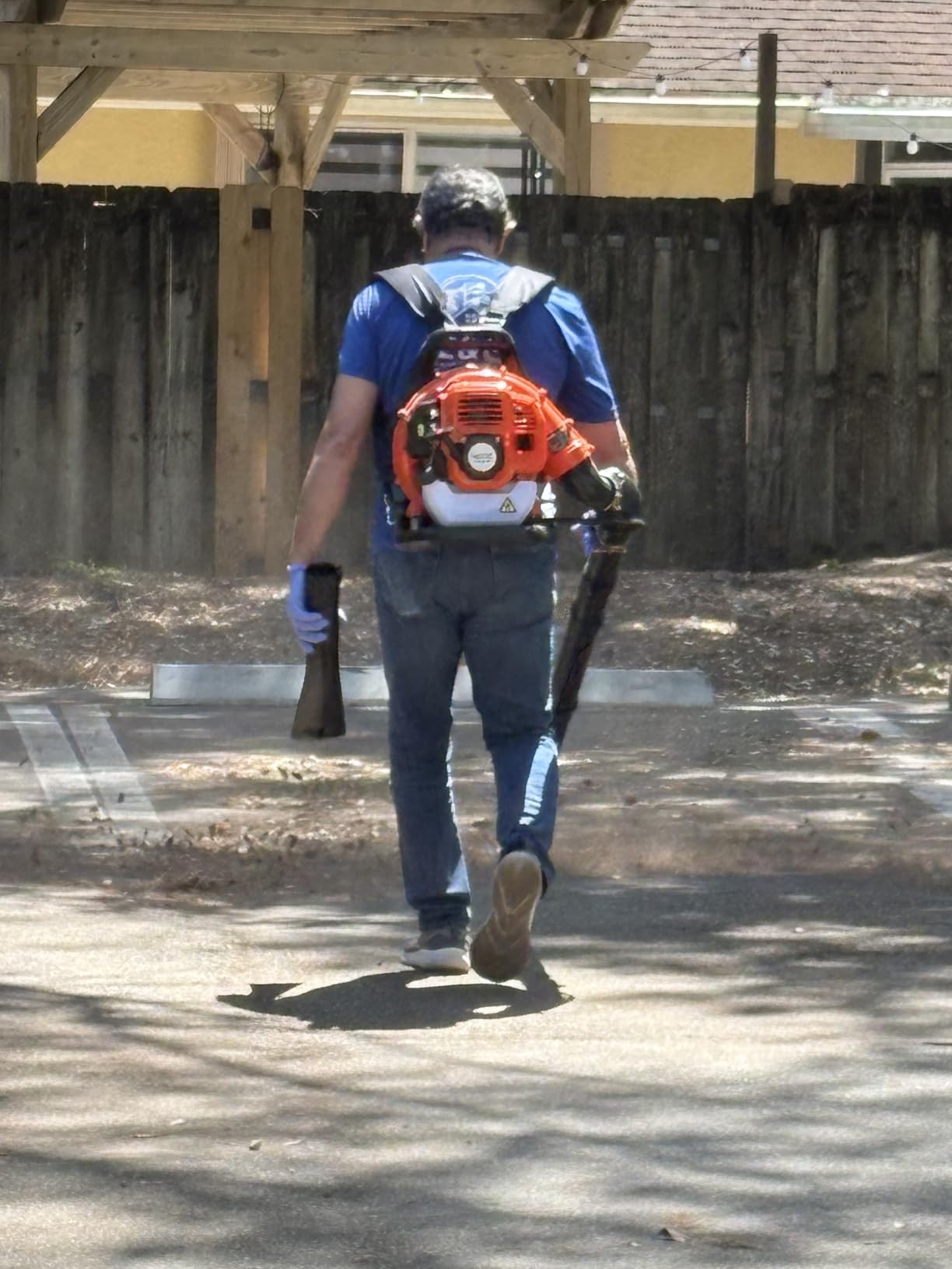 NEO-TEC 52 cc Backpack Gas Leaf Blower 564 CFM 216 MPH 2-Cycle Engine Padded Harness Anti-Vibration Easy-Start customer photo 1