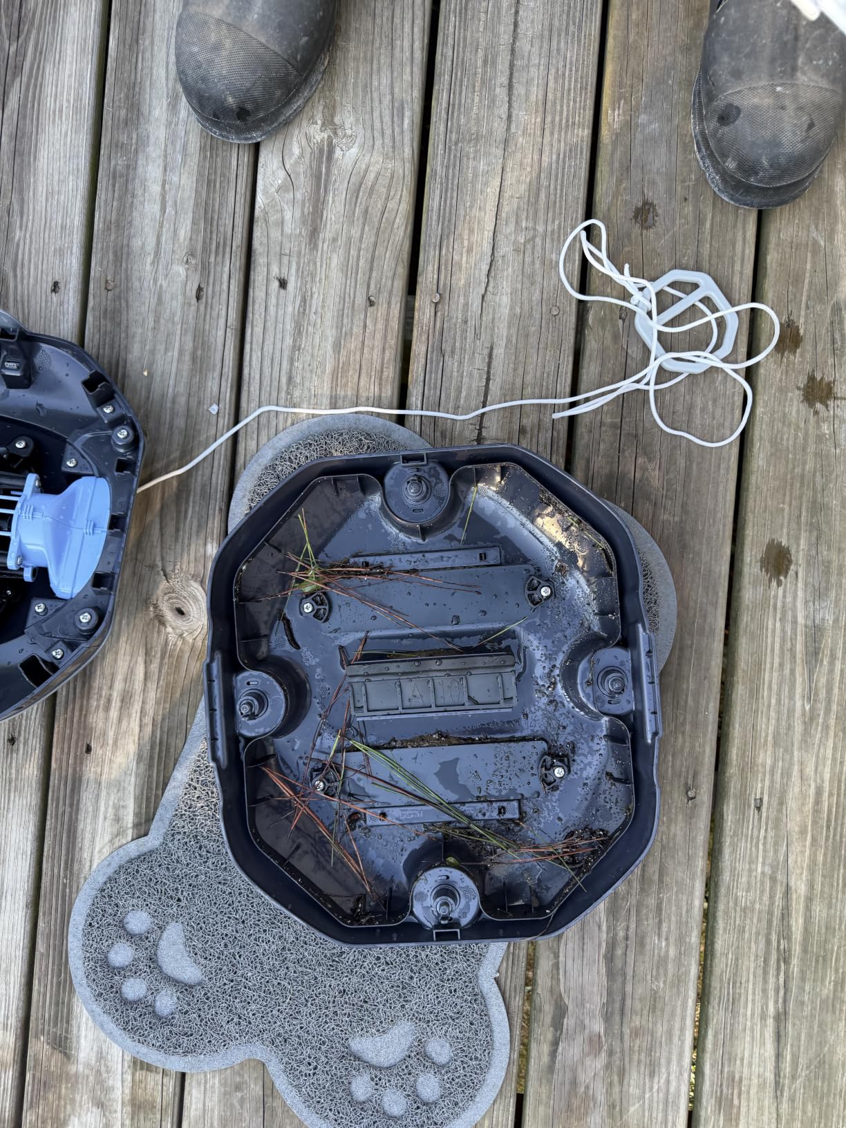 (2026 New) BUBLUE Bubot 300P Pool Vacuum for Above Ground Pool, Robotic Pool Cleaner with Powerful Suction, DirtLock Tech 2.0, LED Indicator, Self-Parking, Dual Filters, Up to 850 Sq.Ft, Snow customer photo 1