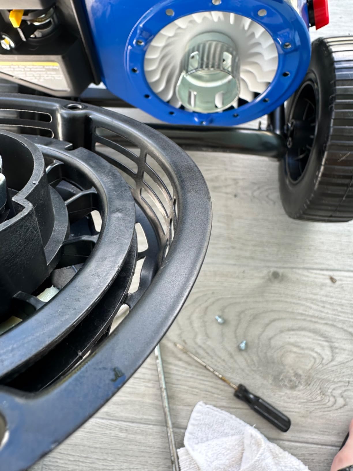 BILTHARD 3500 PSI Gas Pressure Washer, 2.5 GPM Heavy Duty Power Washer with 224cc 4 Cycle Engine, Spray Gun and Wand, 5 Quick Connect Nozzle Tips, 3/5 Inch x 25 Foot Hose, 49 State Compliant customer photo 1