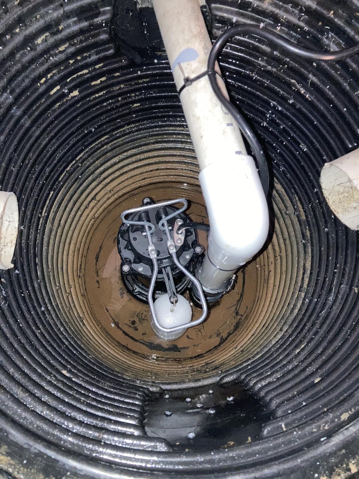 WAYNE CDU800 1/2 HP Submersible Sump Pump - Cast Iron & Stainless Steel, Vertical Float Switch, 5,100 GPH, 3-Year Warranty customer photo 1