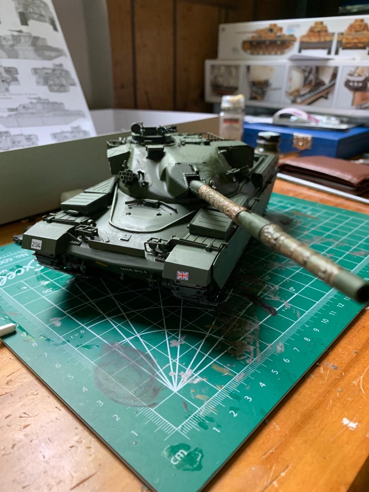 Tamiya 300035068 35068 BR.Chieftain MK.5 Tank, Green (Military Green), Individual Packaging customer photo 1