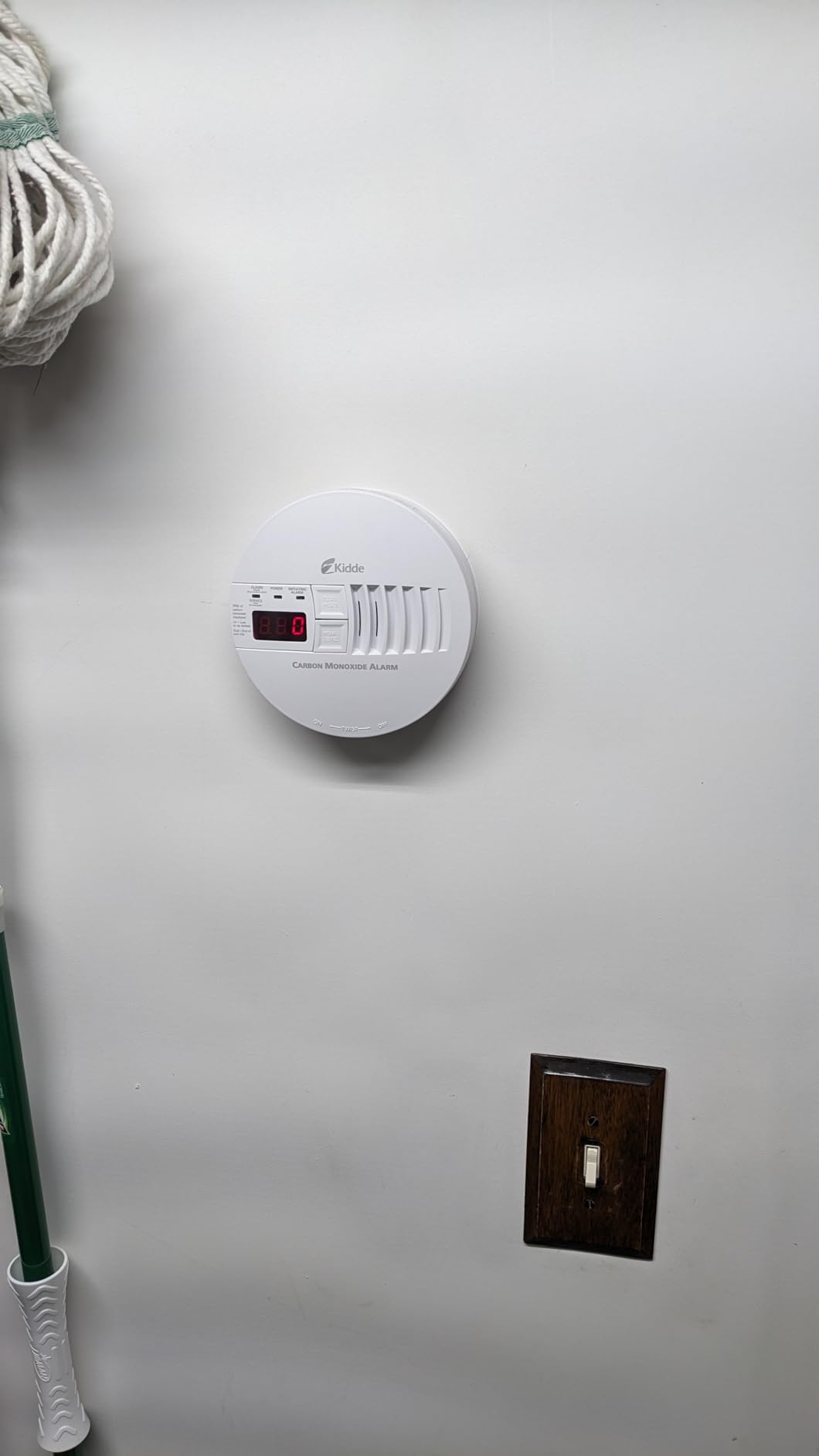 Kidde Hardwired Carbon Monoxide Detector with 9-Volt Battery Backup, Digital LED Display customer photo 2