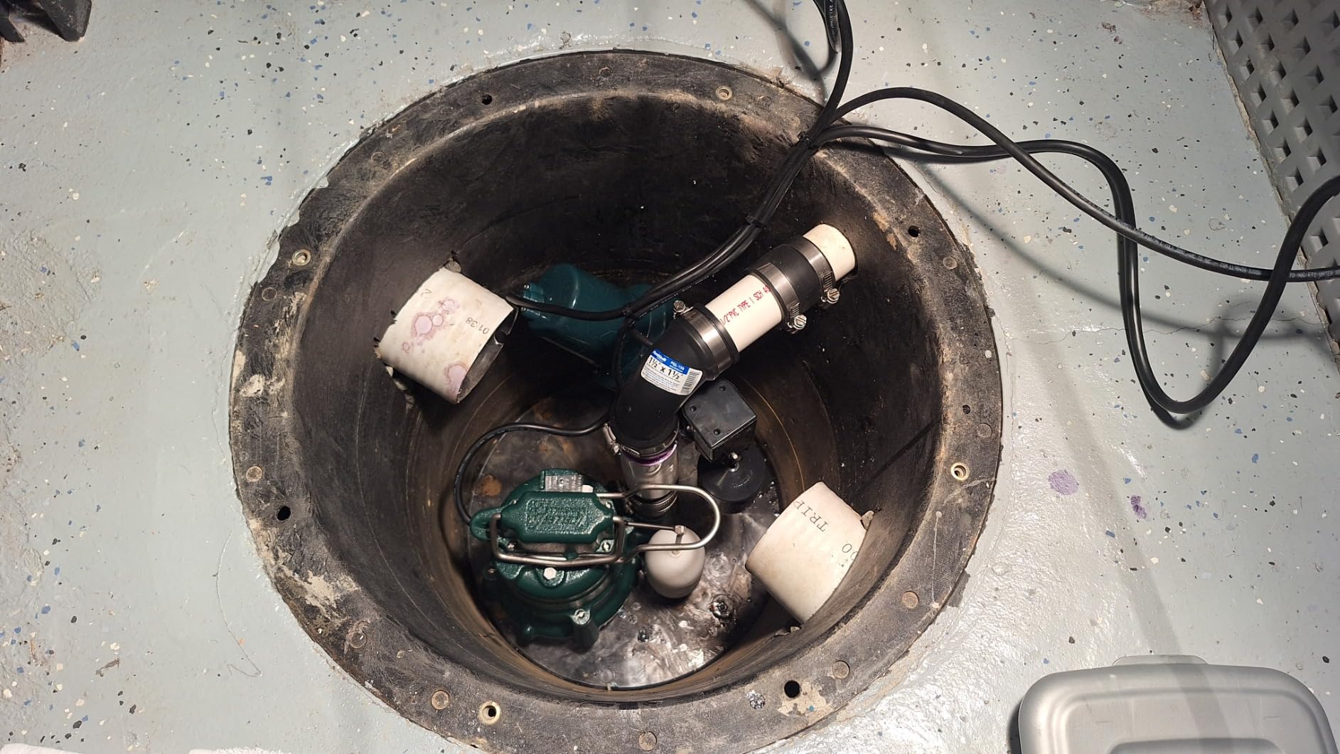 Zoeller 507-0005 Basement Sentry Battery Backup Pump customer photo 2