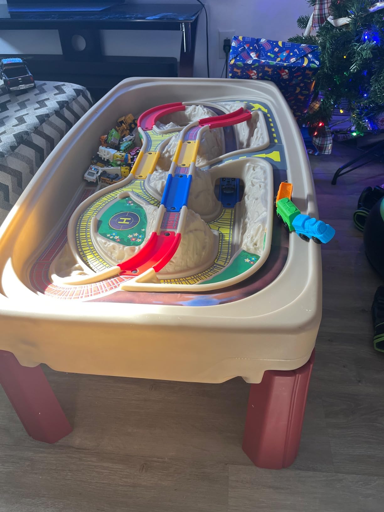 Step2 Deluxe Canyon Road Train & Track Table, Kids Activity Table for Cars, Cover Included, Includes 3-Piece Train Set, For Toddlers 3+ Years Old customer photo 2