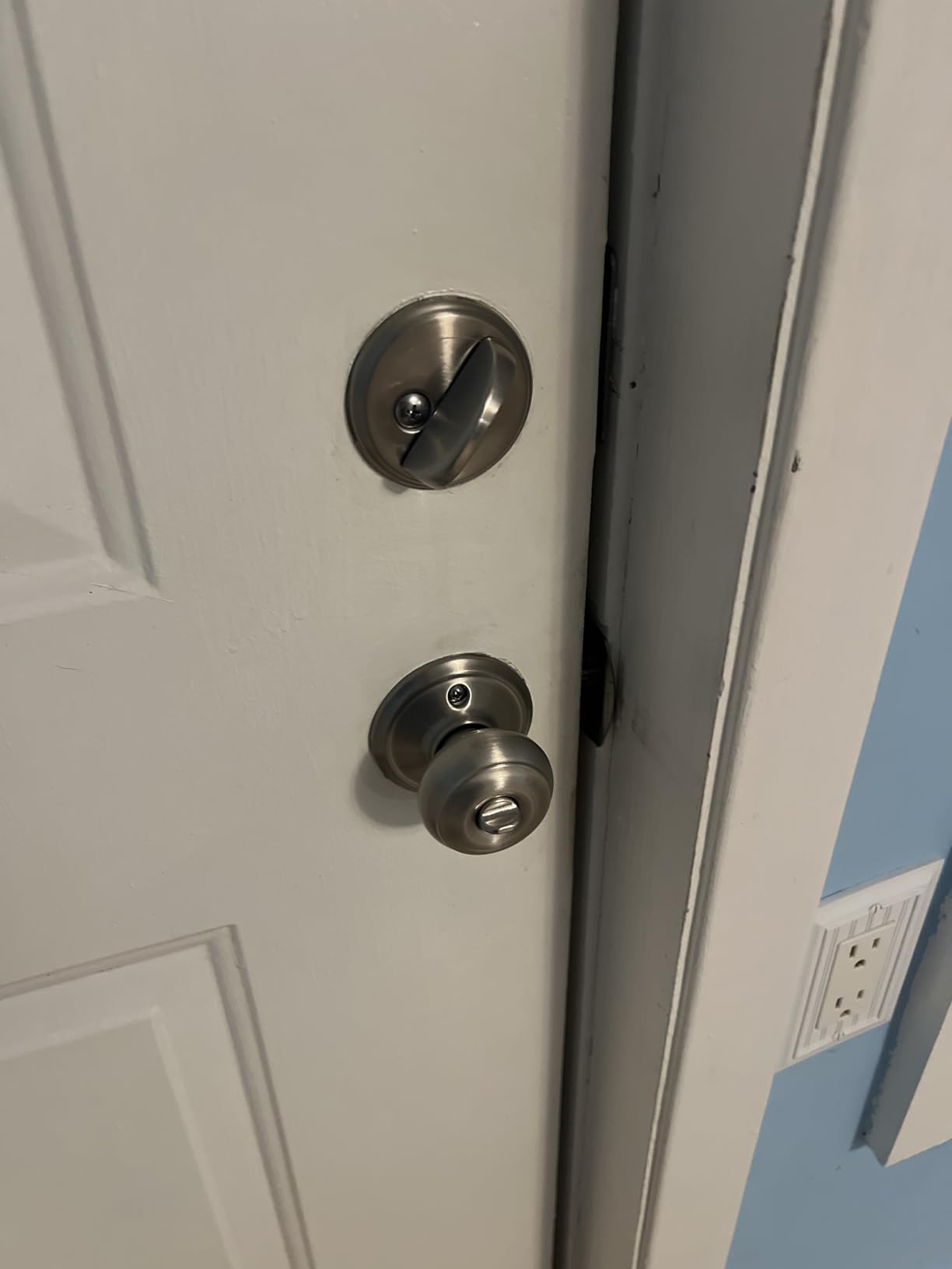 Schlage Deadbolt & Door Knob Set, Georgian Knob, Satin Nickel customer photo 2