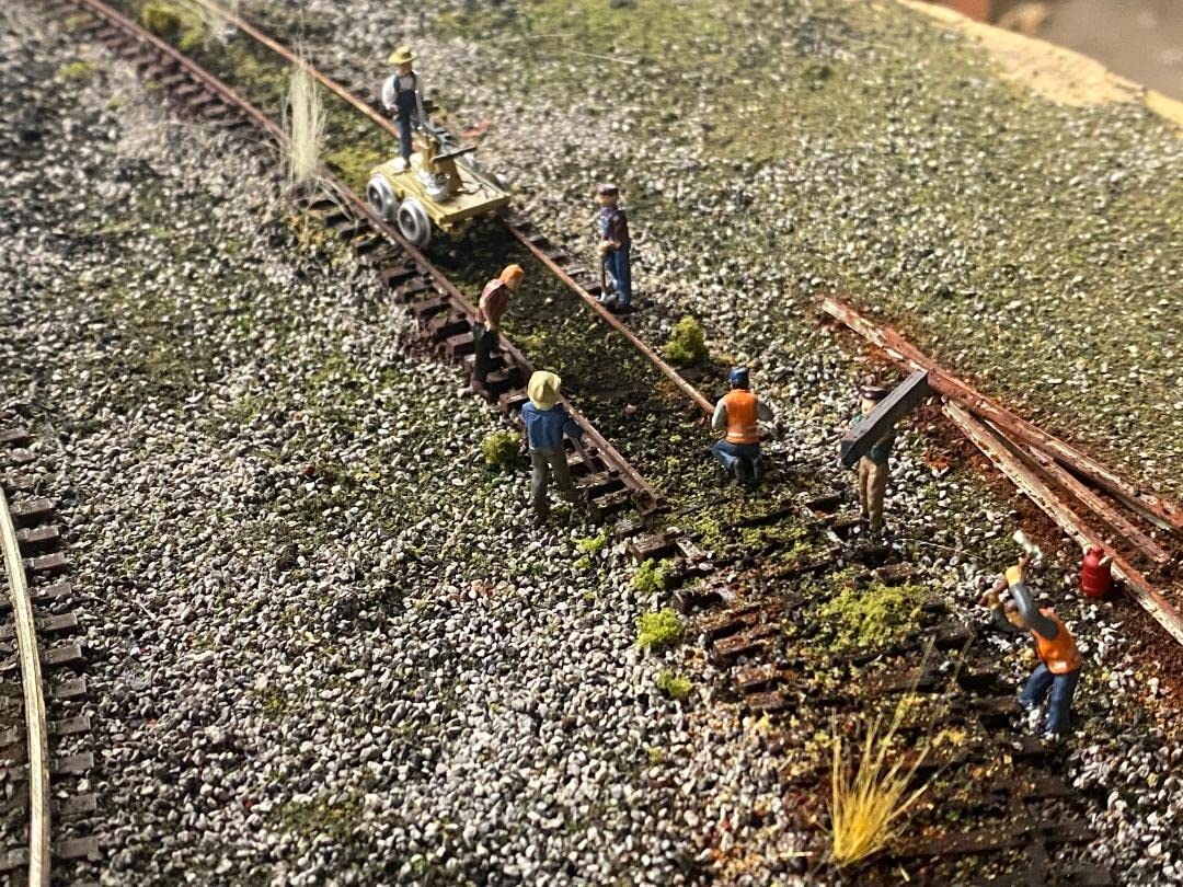 Woodland Scenics N Scale Scenic Accents Figures/People Rail Workers & Tools (8) customer photo 1