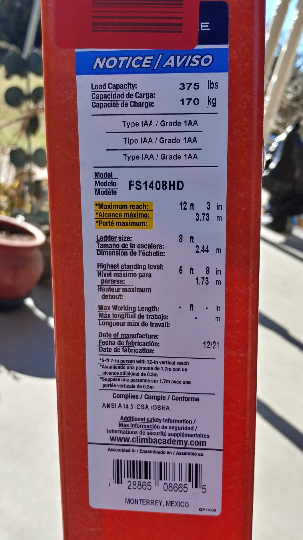Louisville Ladder 6-Foot Fiberglass Step Ladder, 375-Pound Load Capacity, Type IAA, FS1406HD customer photo 2