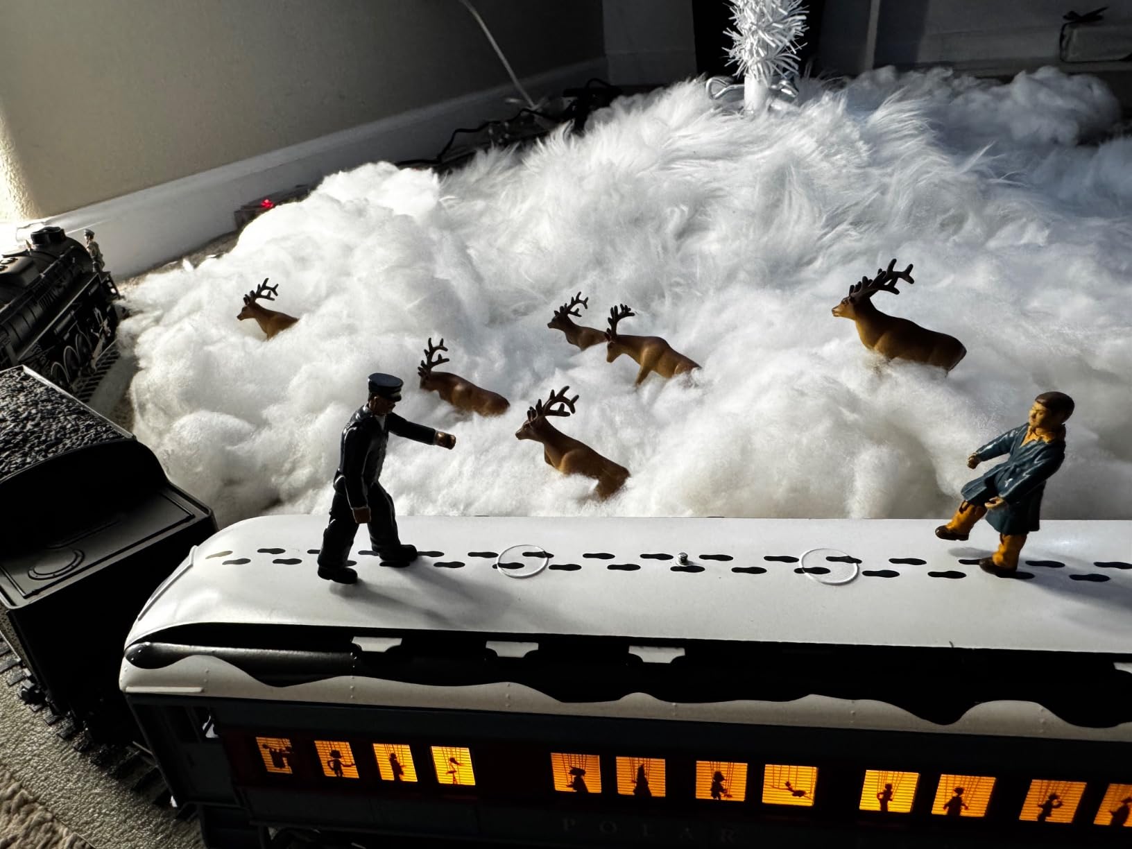 Lionel Trains - The Polar Express People Pack, O Gauge customer photo 1