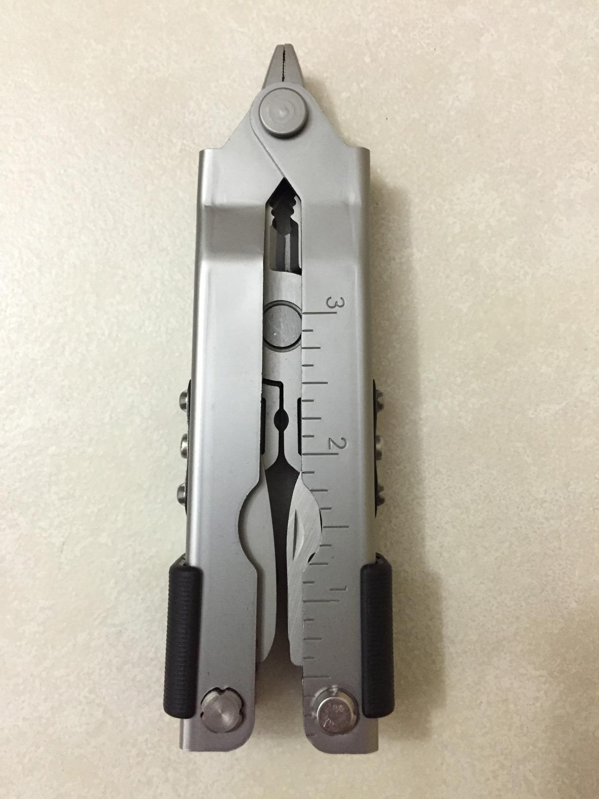 Gerber Gear Multi-Plier 600 - 14-in-1 Multitool with Sheath, Needlenose Pliers, Screwdriver, Serrated Knife, Wire Crimper, Bottle Opener, Can Opener & More - Black with Sheath customer photo 2