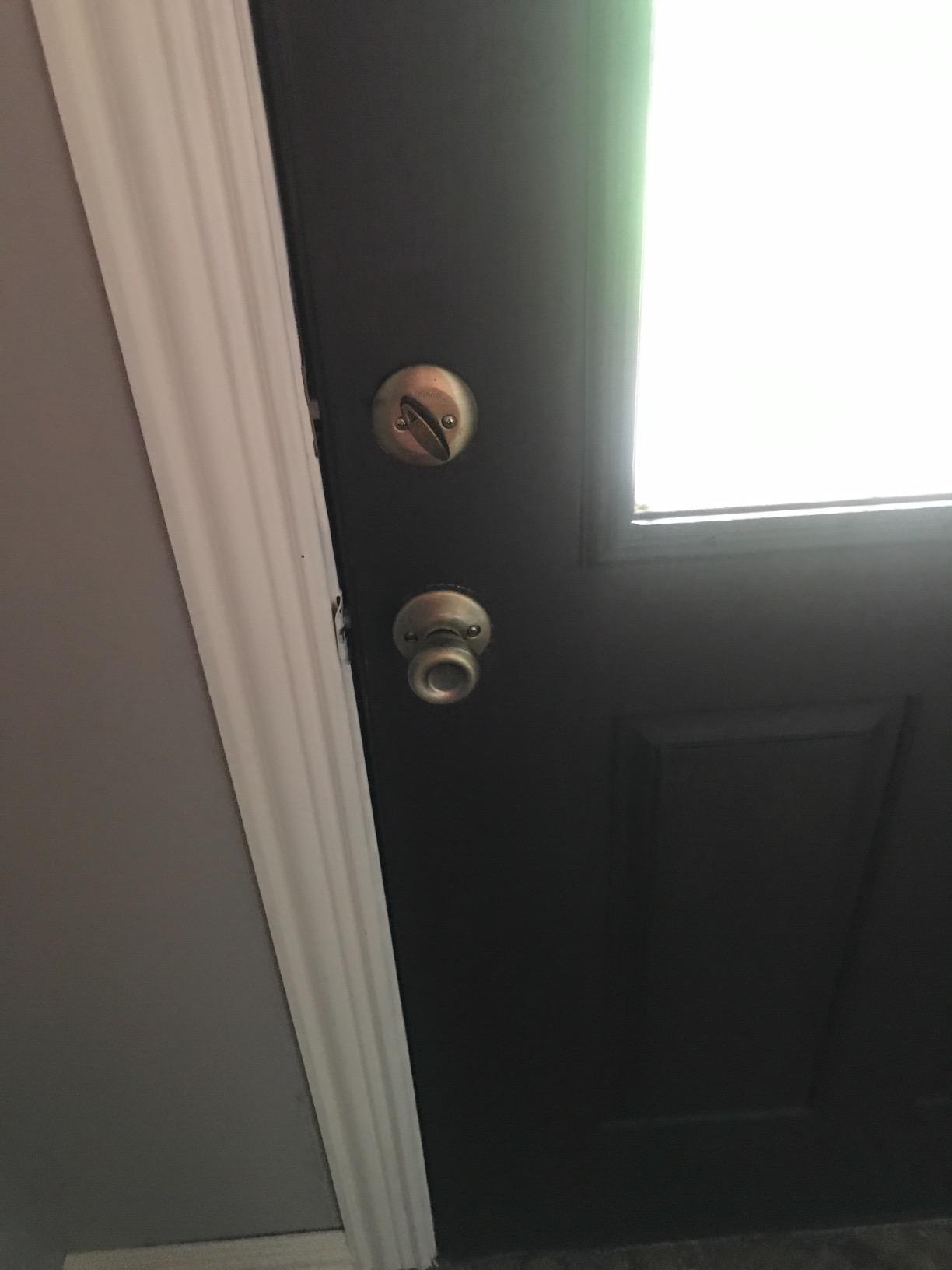 Kwikset Dakota Front Door Lock Handle and Deadbolt Set, Entry Handleset Exterior with Interior Door Knob, Antique Brass, Pick Resistant SmartKey Rekey Deadbolt Security customer photo 2