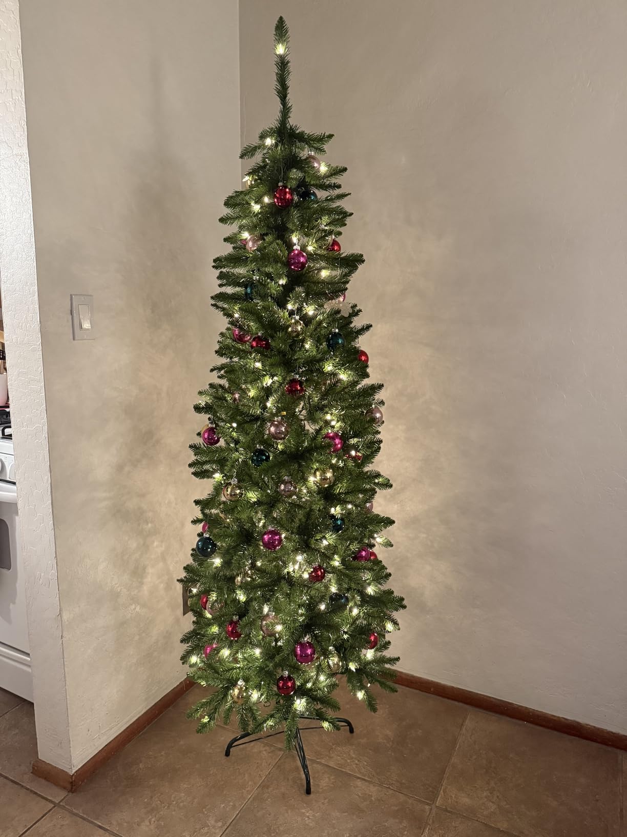 National Tree Company 6.5 ft Pre-Lit Kingswood Fir Slim Artificial Christmas Tree, 250 Clear Lights, 719 Tips, Includes Stand, Green customer photo 1