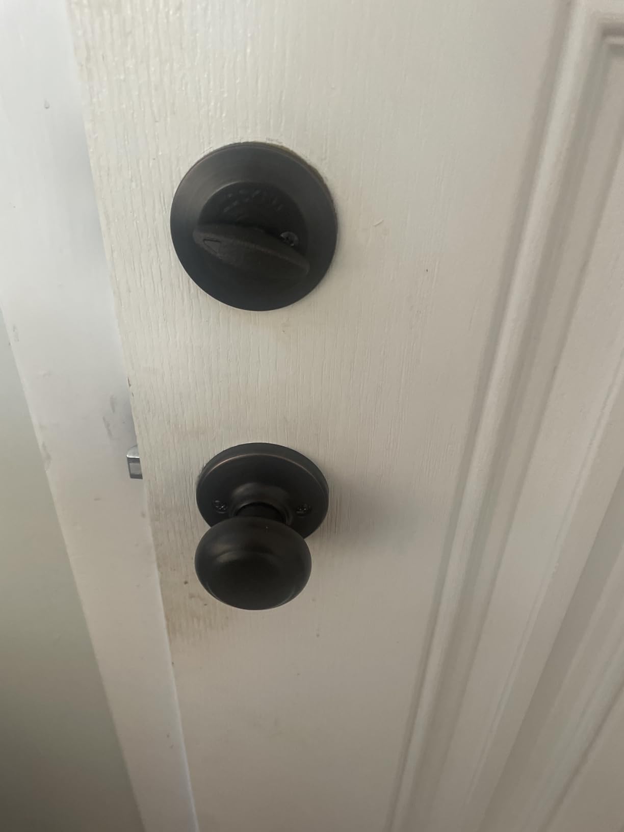 Kwikset Belleview Front Door Lock Handle and Deadbolt Set, Entry Handleset Exterior with Interior Door Knob, Venetian Bronze, Pick Resistant SmartKey Rekey Deadbolt Security, Brown customer photo 2