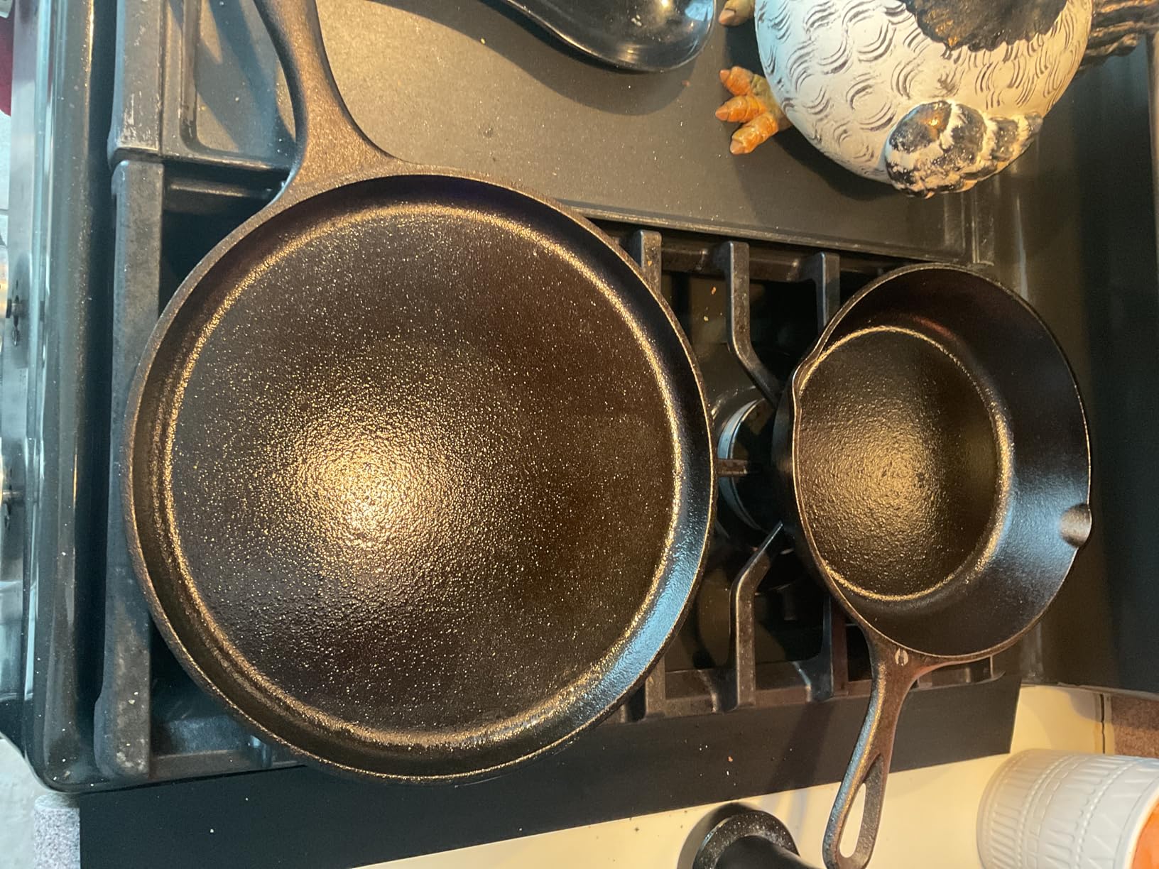 Lodge Cast Iron Set - 5-Piece Set - Pre-Seasoned Kitchen Set - Skillets, Griddle & Dutch Oven Included - PFAS-Free Non-Toxic Cookware customer photo 2