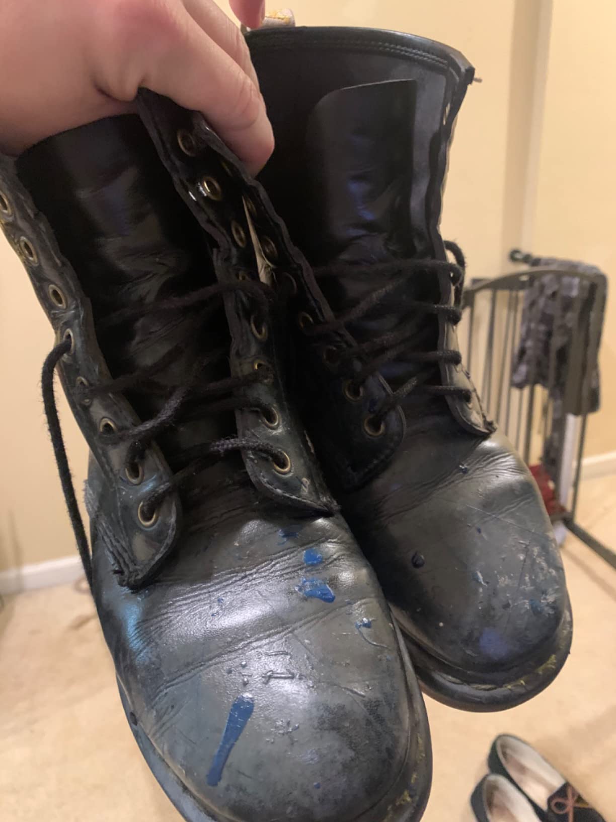 Unisex-Adult 1460 Pascal 8 Eye Boot Fashion customer photo 2