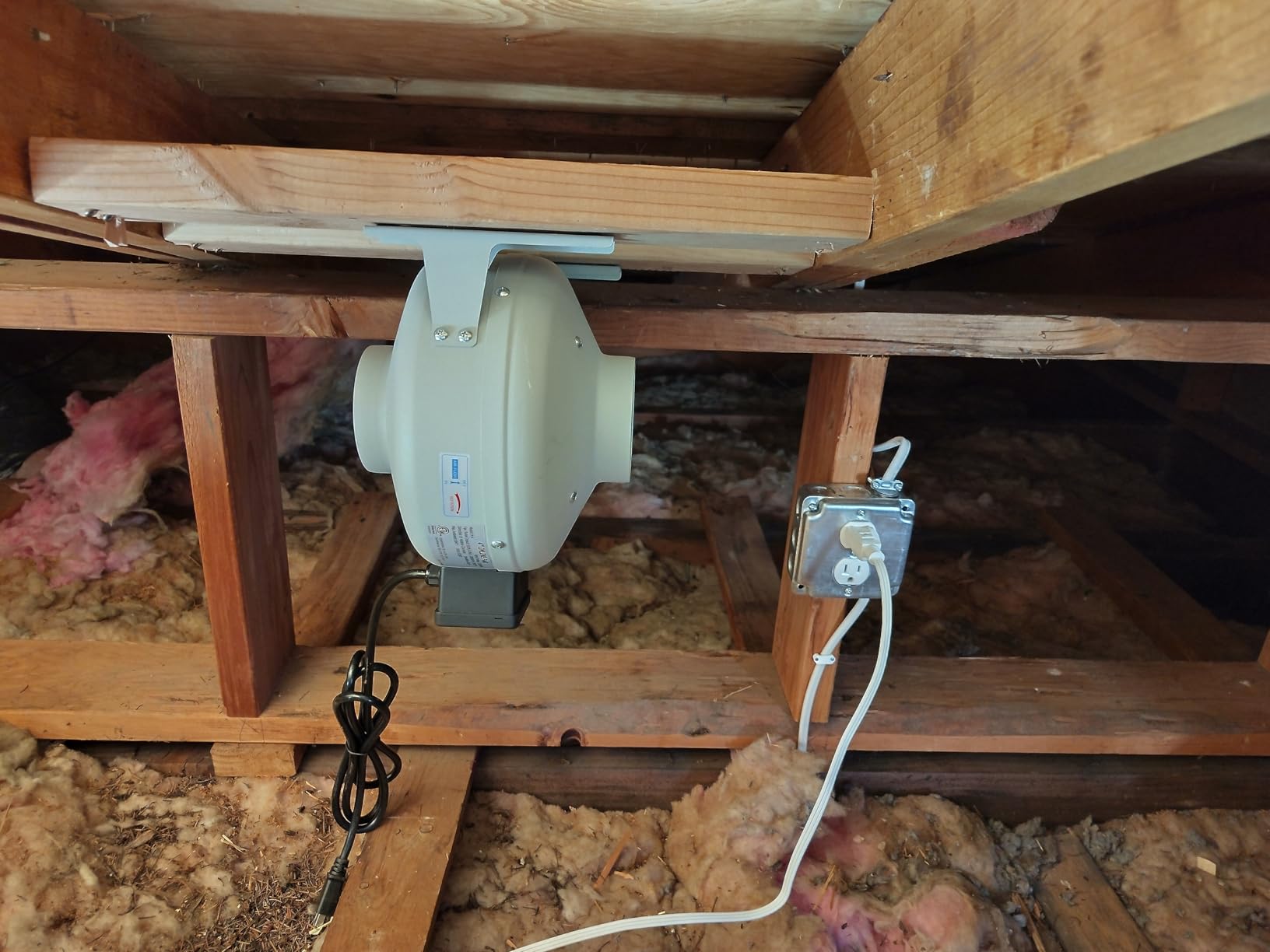 Tjernlund M-6 Metal Inline Duct Booster Fan for Ventilation, 6 in, 460 CFM customer photo 1