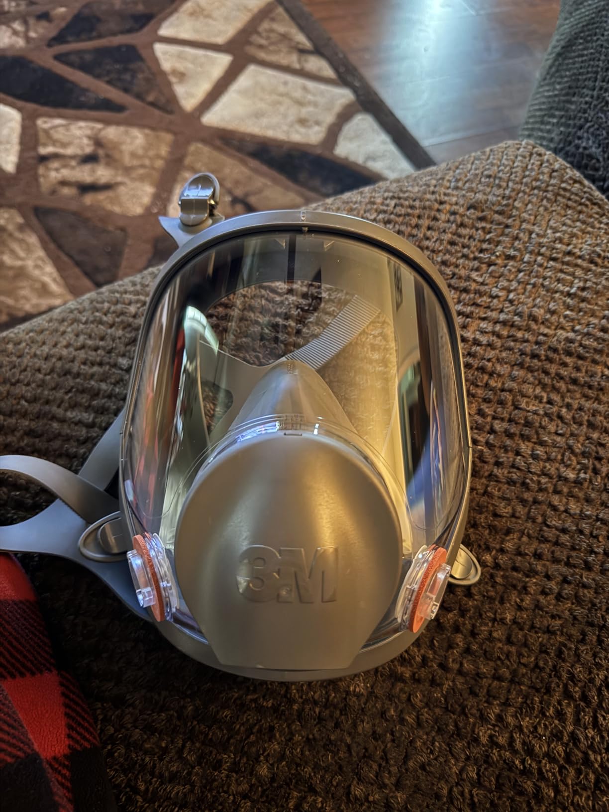 3M Full Facepiece Reusable Respirator 6900, NIOSH, Large Lens, ANSI High Impact Eye Protection, Silicone Face Seal, Four-Point Harness customer photo 2