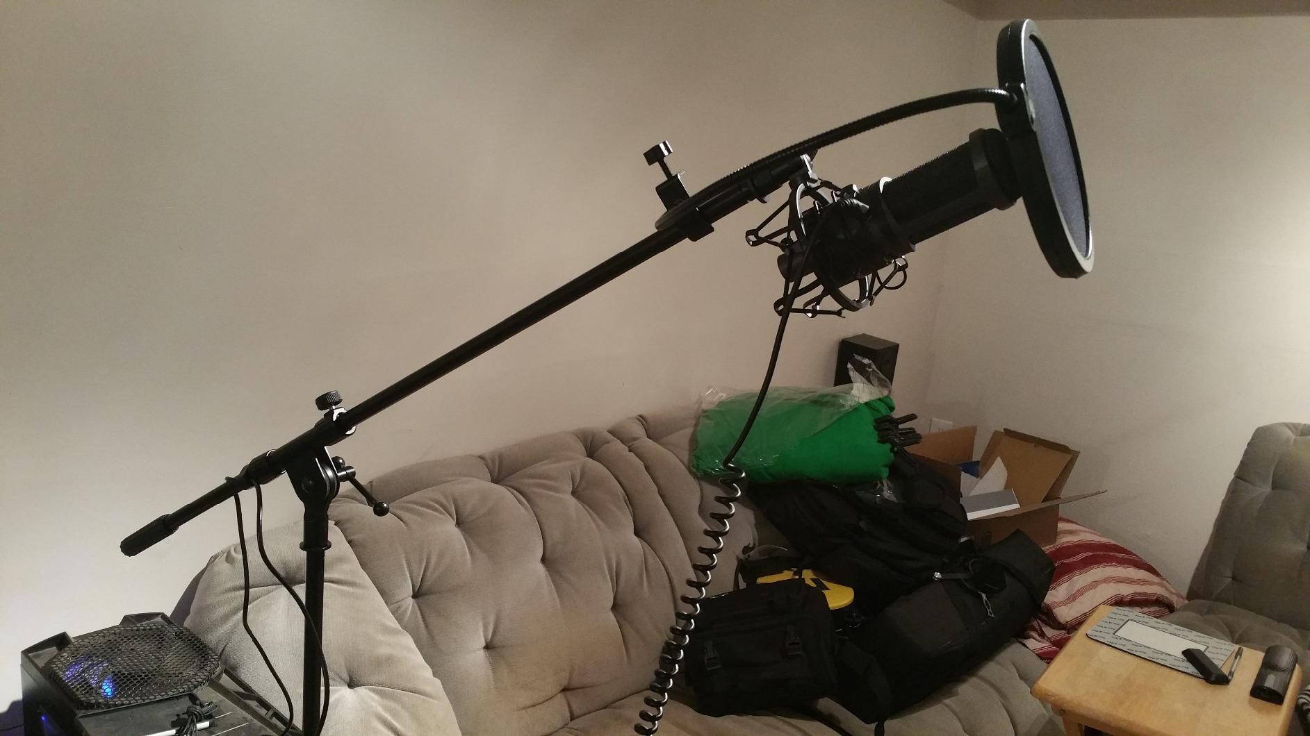 Audio-Technica AT2020USB+ Cardioid Condenser USB Microphone, with Built-in Headphone Jack & Volume Control, Perfect for Content Creators customer photo 1